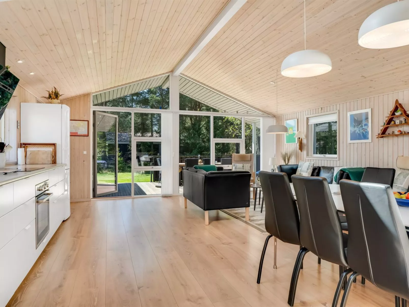 "Delco" - 200m from the sea-Inside