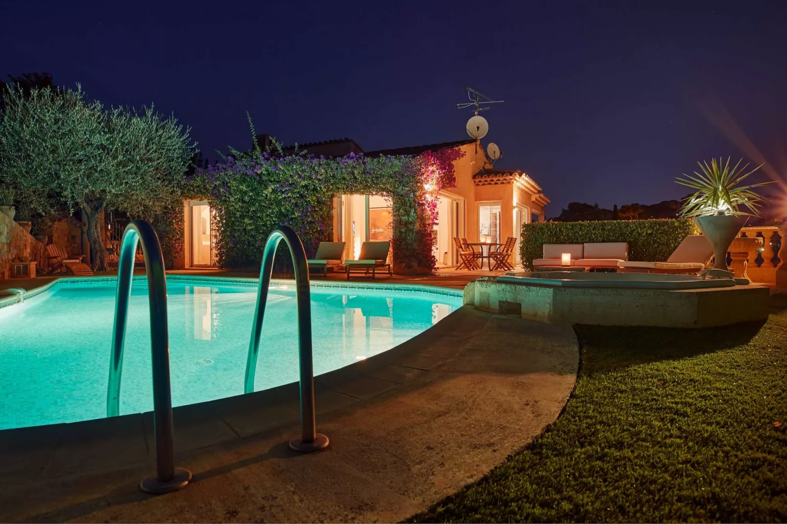 AP-652-PERTUADES-Untagged