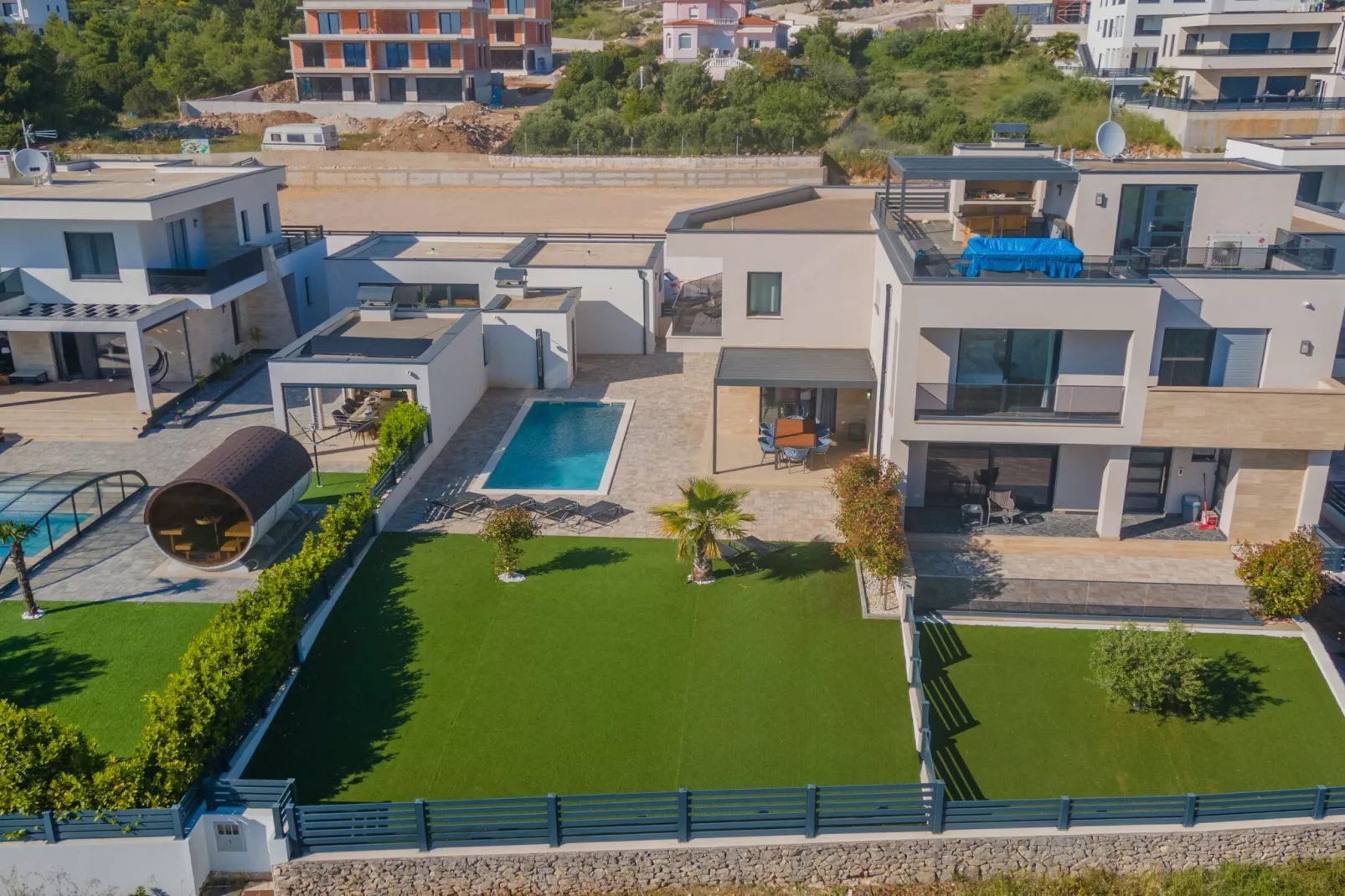 Four-Bedroom Villa With Pool-Aussicht