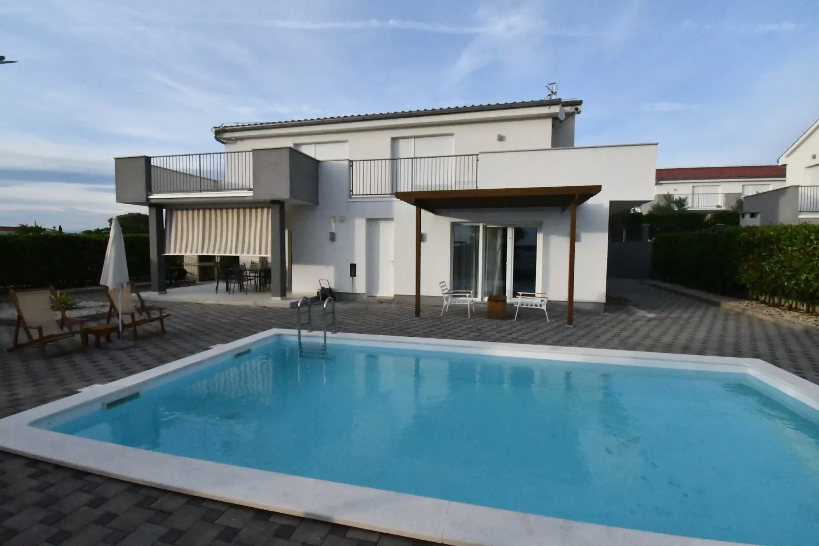 Luxury Escape with Swimming Pool & Modern Design - Four Bedroom Villa with Private Pool ( Villa 1)-Piscine