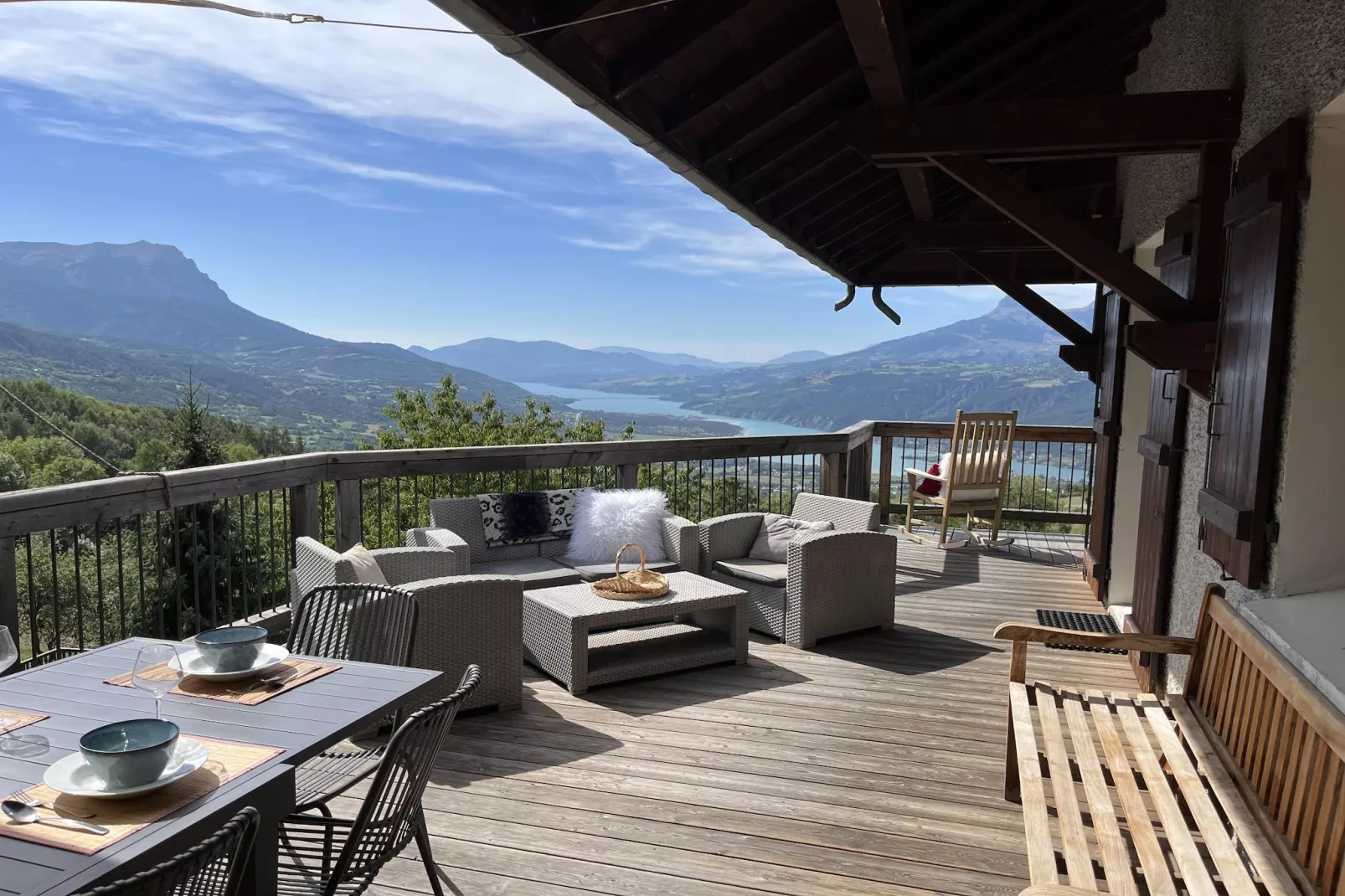 Villa Les Chemins Croisés-Terrace balcony