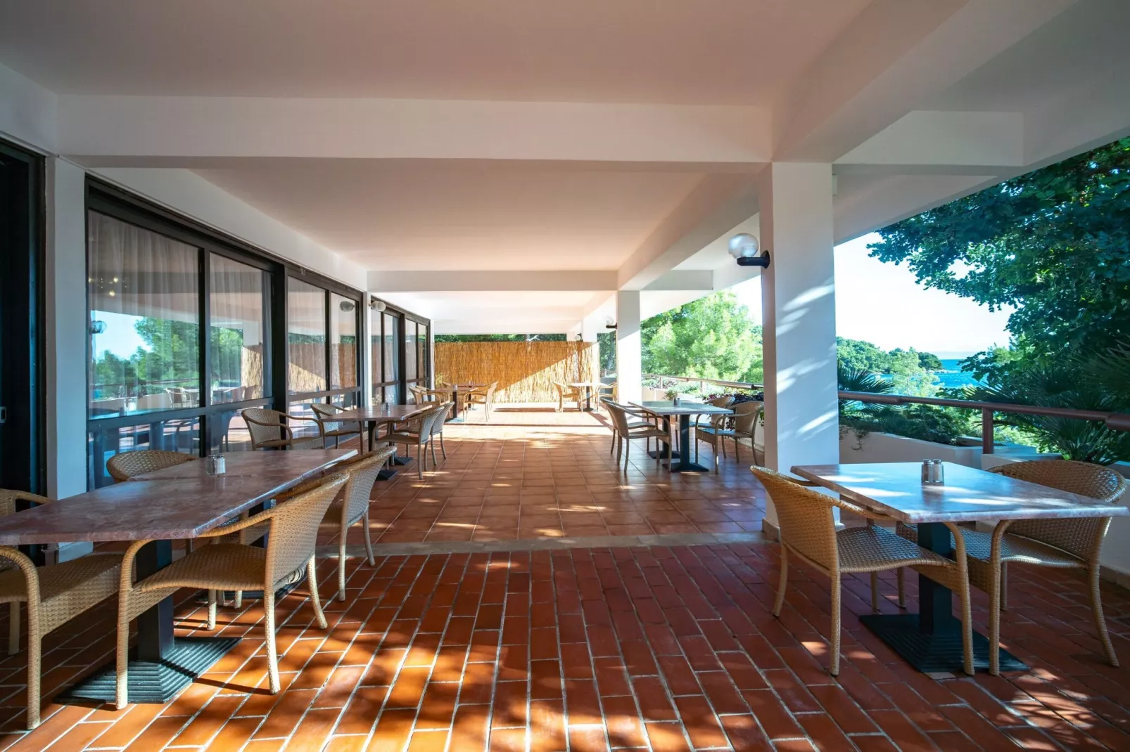 Hotel Issa - Double Room Sea View 3-Facilities