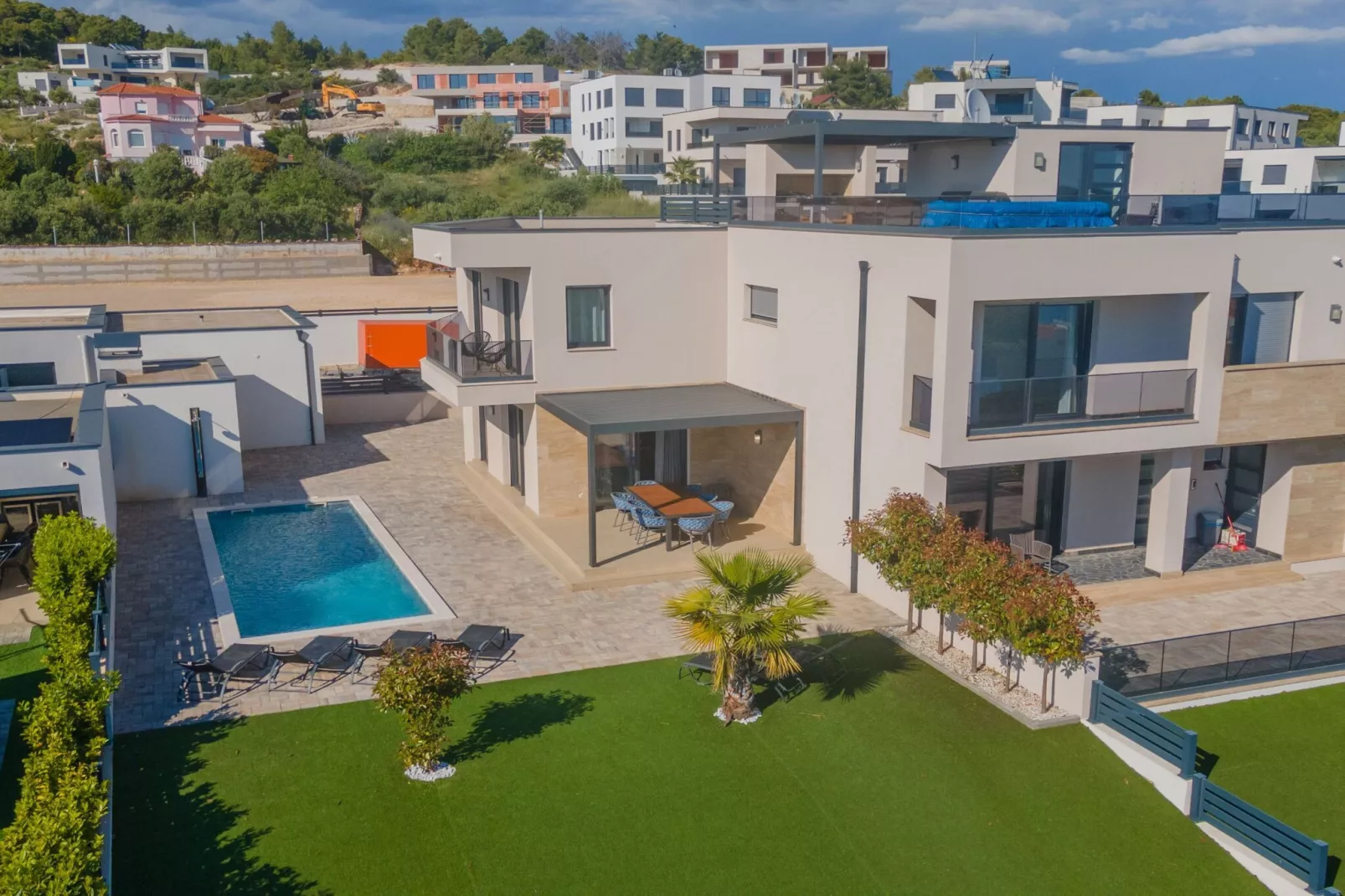 Four-Bedroom Villa With Pool-Aussicht