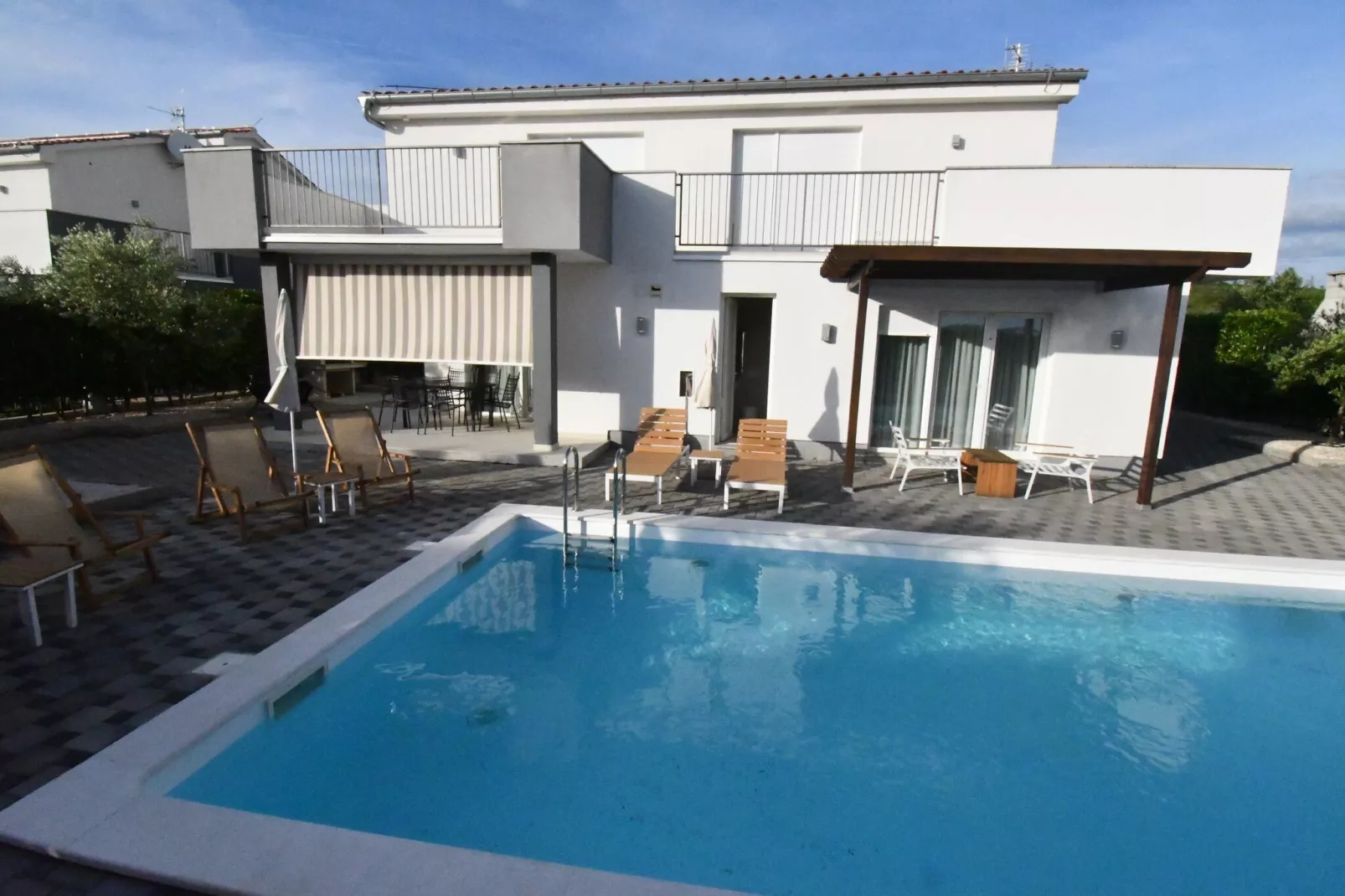 Luxury Escape with Swimming Pool & Modern Design - Comfort Four Bedroom Villa with Sea View and Private Pool ( Villa 7)-Piscine