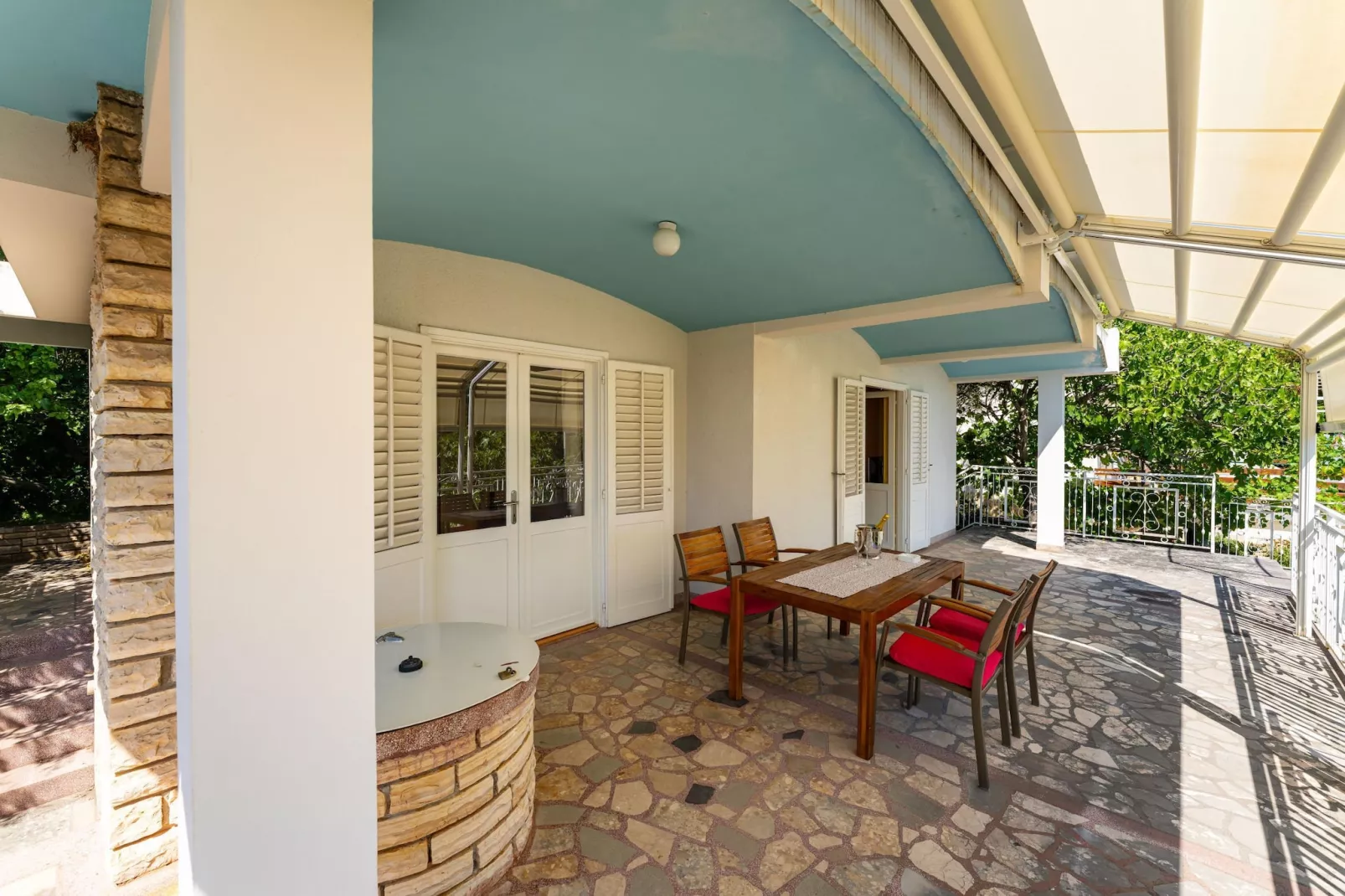 Vacation house Maslenica-Terrace balcony