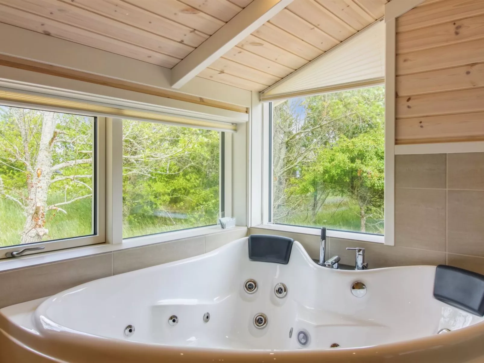 "Heriest" - 1.2km from the sea-Inside