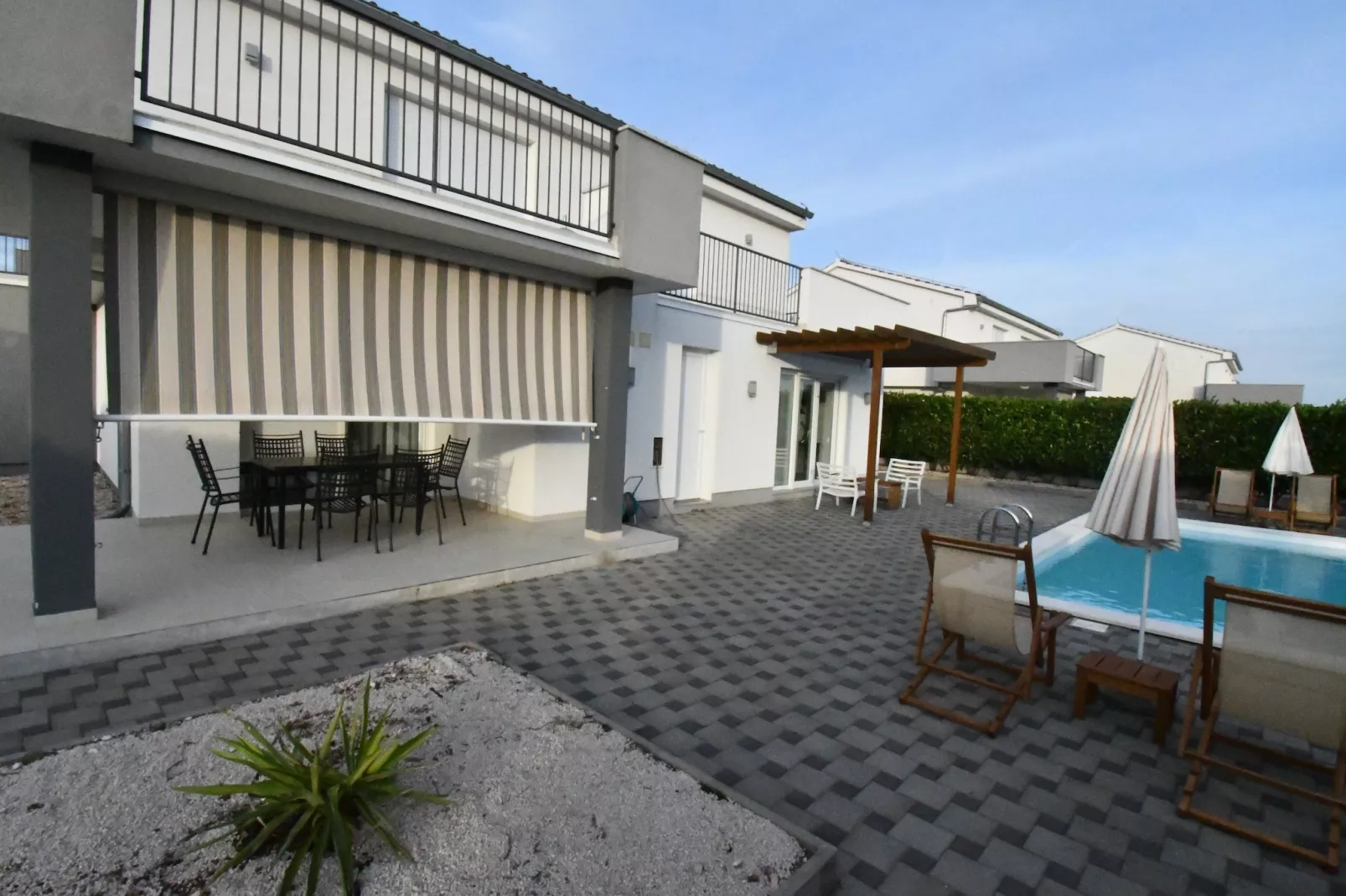 Luxury Escape with Swimming Pool & Modern Design - Four Bedroom Villa with Private Pool ( Villa 1)-Piscine