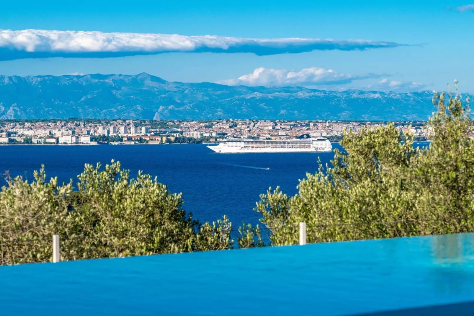 Holiday Home Good Life-Schwimmbad