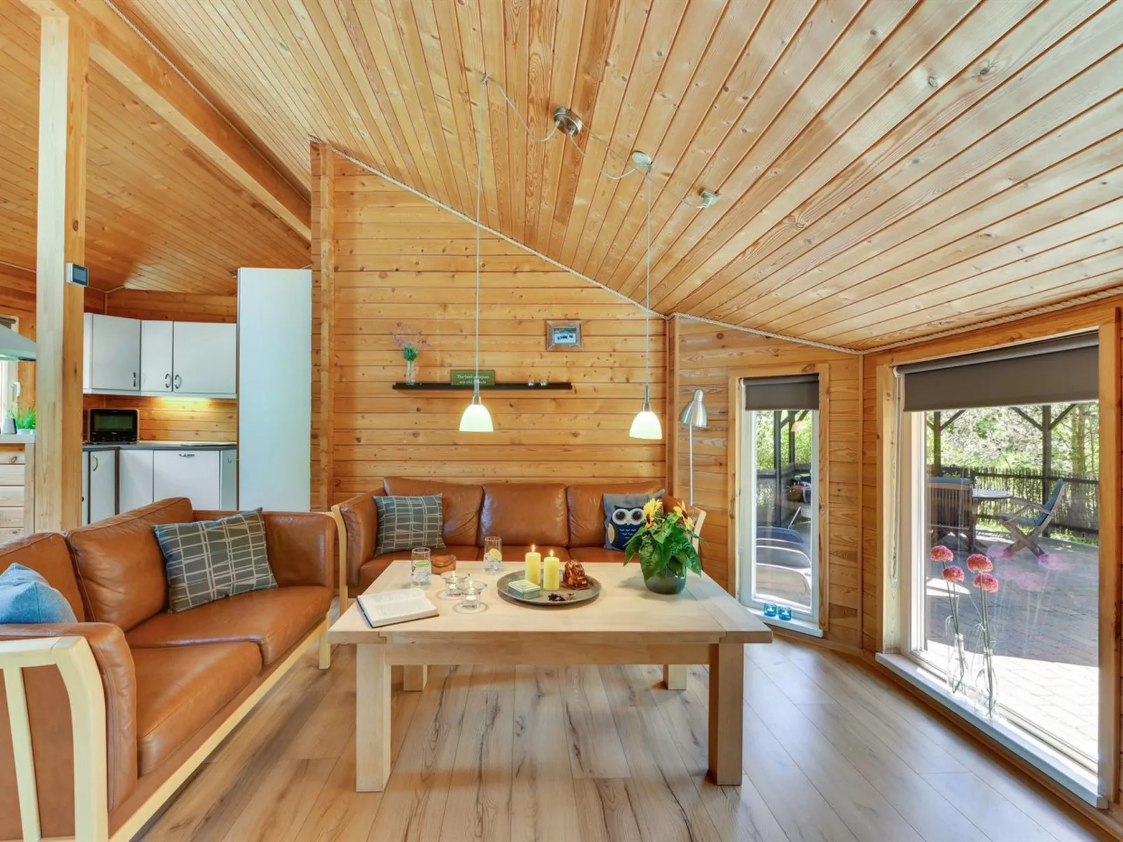 "Jorina" - 700m to the fjord-Dedans