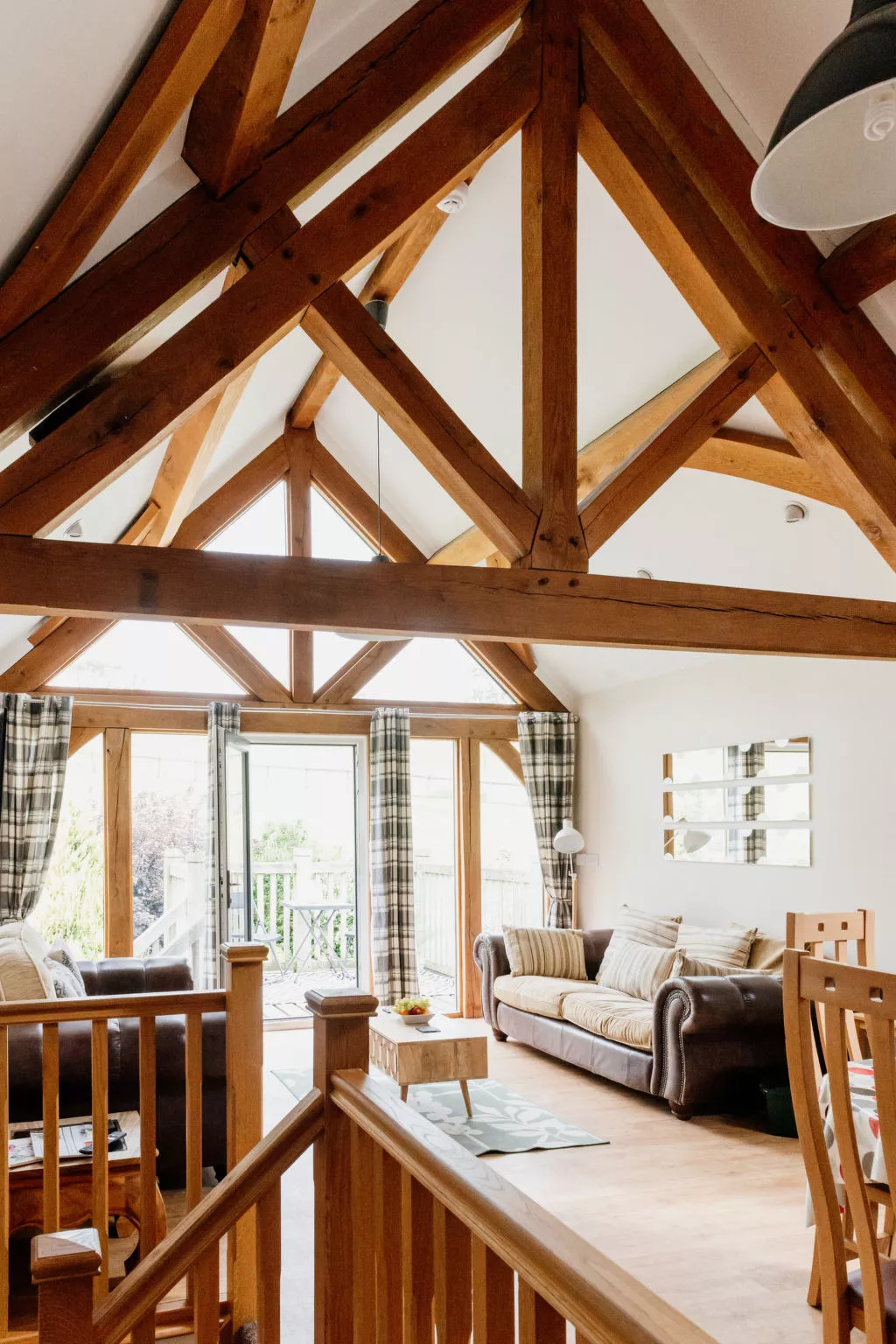 The Welsh Barn-Dedans