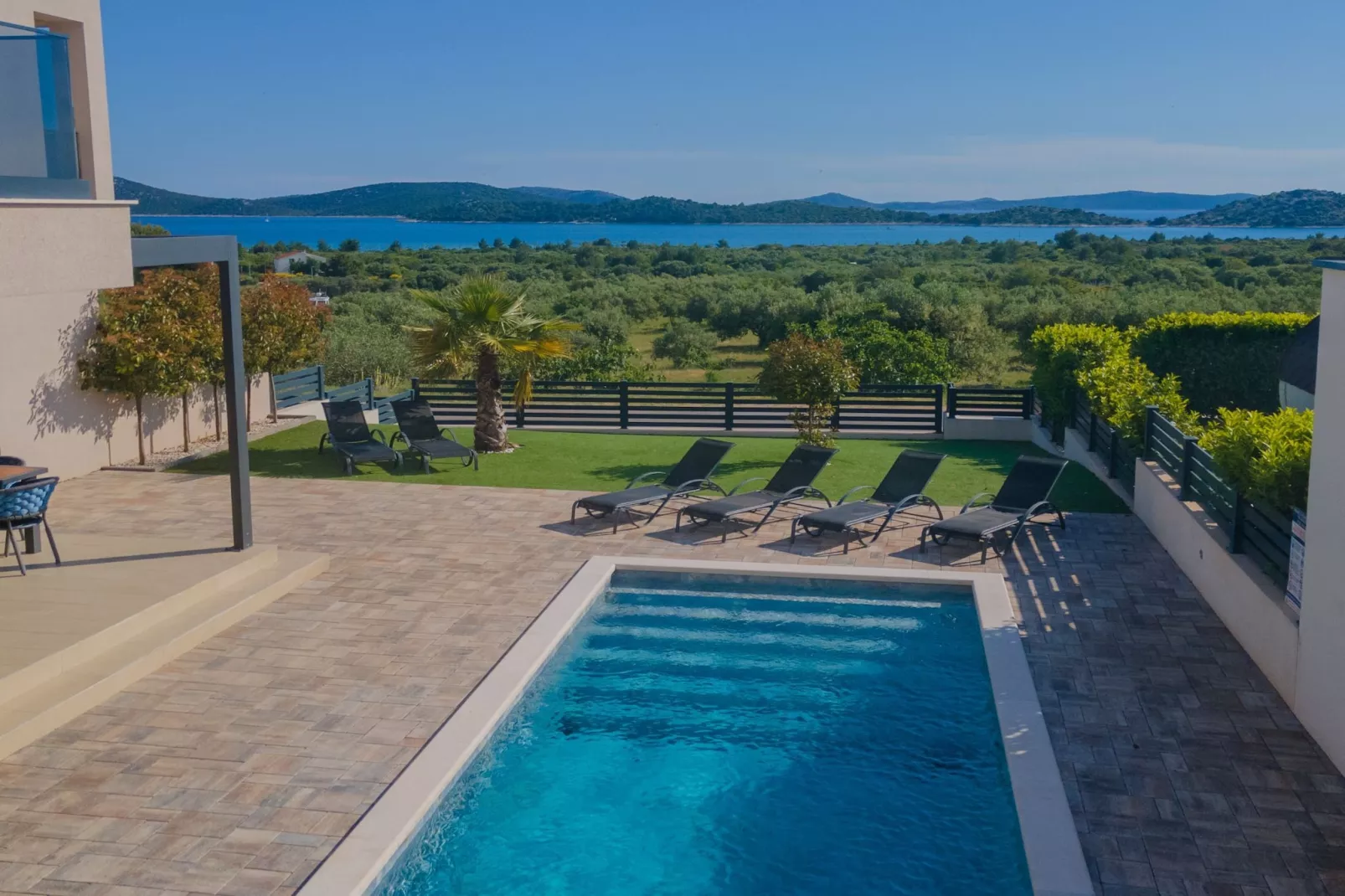 Four-Bedroom Villa With Pool-Aussicht