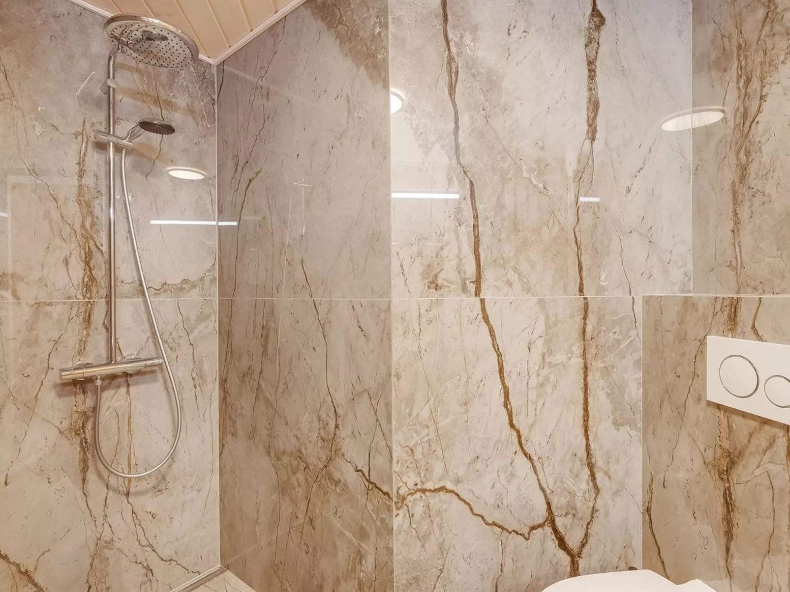 "Seppo" - 900m from the sea-Drinnen