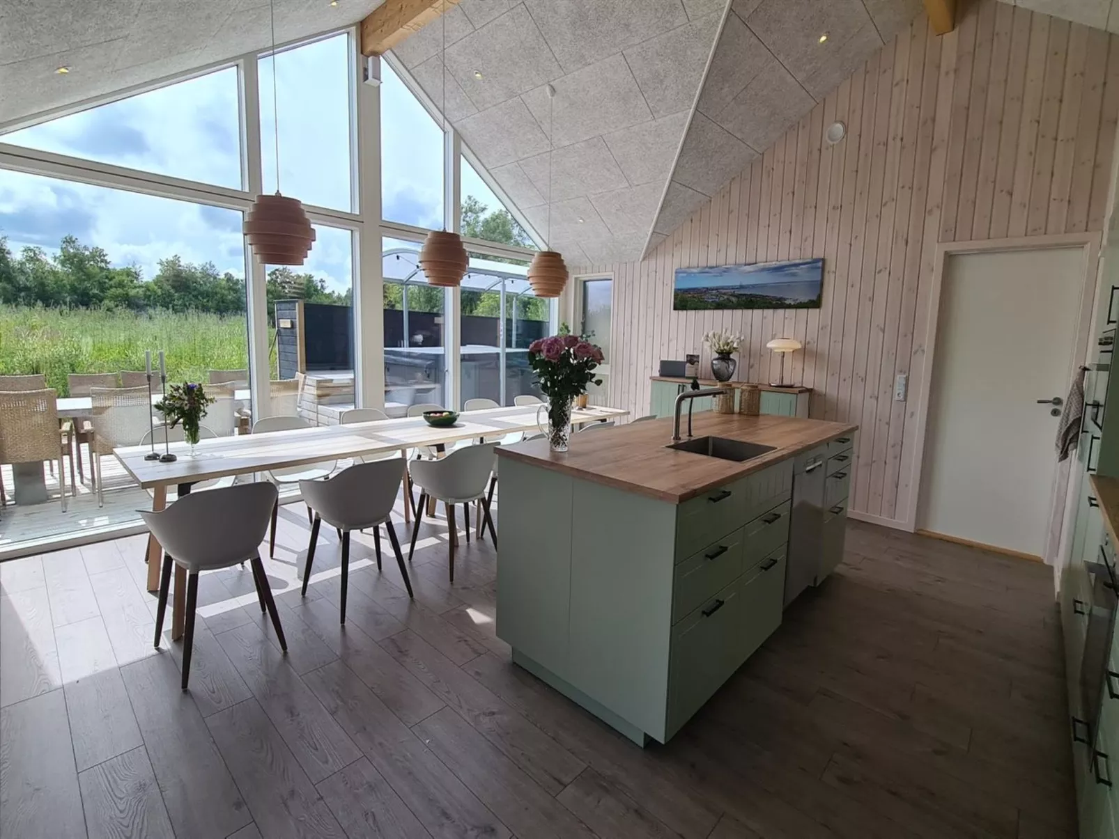 "Grep" - 800m from the sea-Drinnen