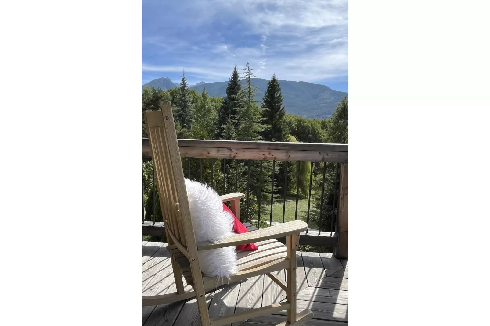 Villa Les Chemins Croisés-View in summer