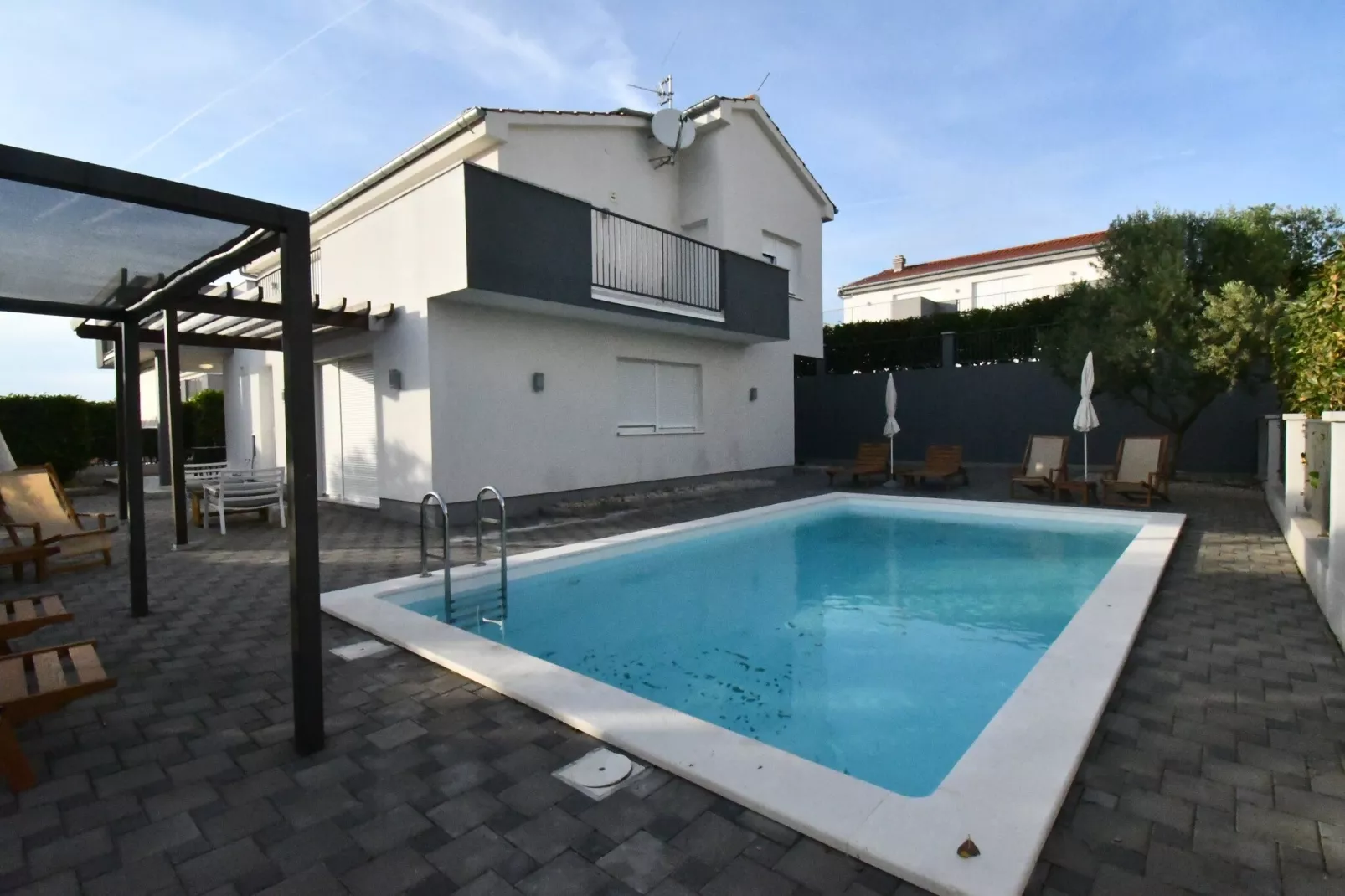 Luxury Escape with Swimming Pool & Modern Design -  Classic Four Bedroom Villa with Sea View and Private Pool ( Villa 3)-Piscine