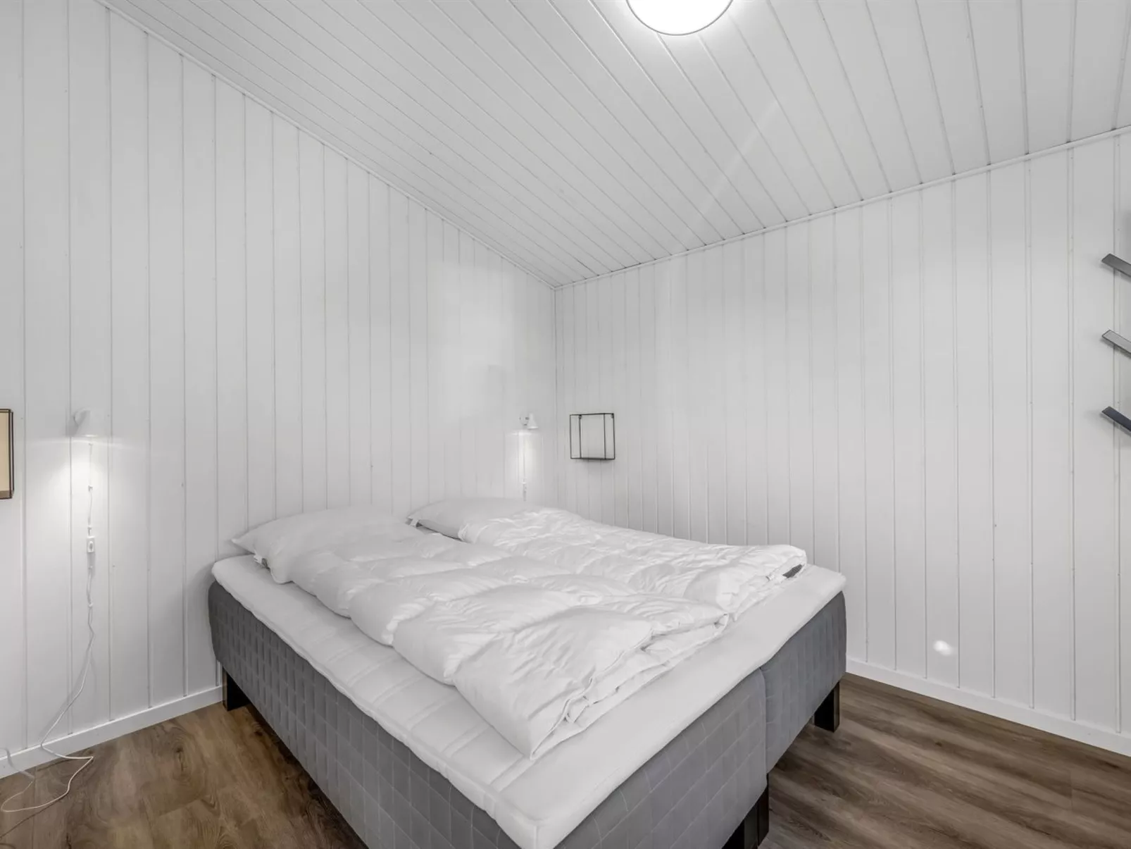 "Teoline" - 500m to the fjord-Drinnen