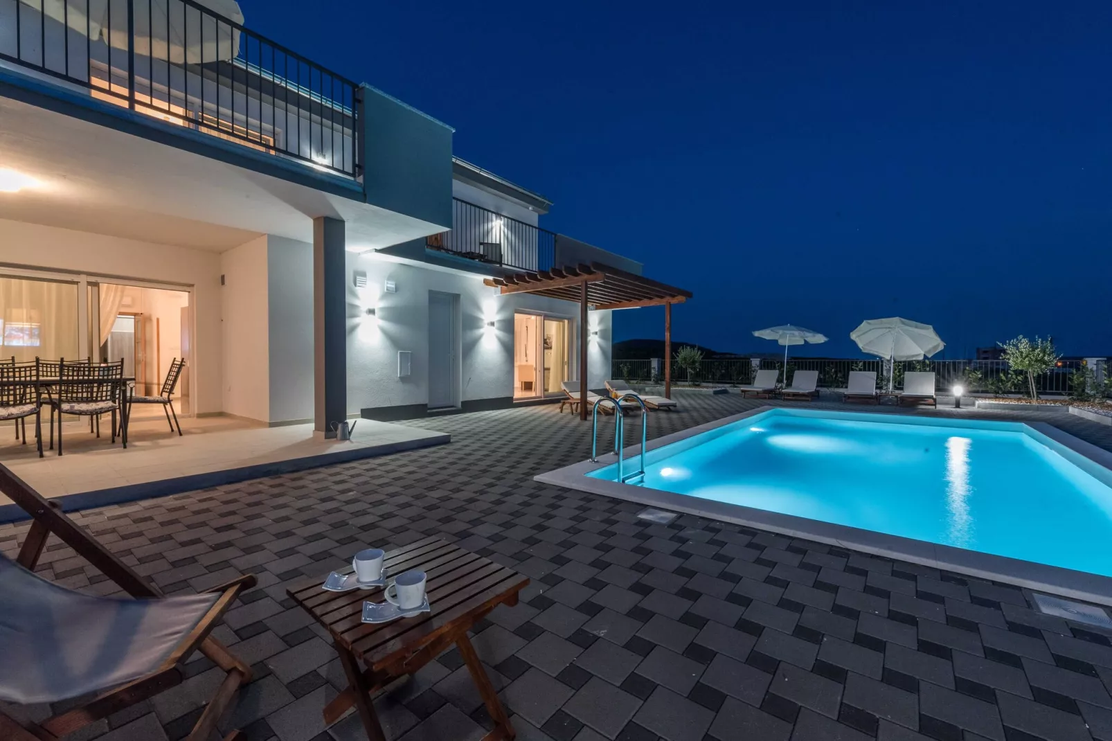 Luxury Escape with Swimming Pool & Modern Design - Four Bedroom Villa with Sea View and Private Pool ( Villa 8)-Piscine