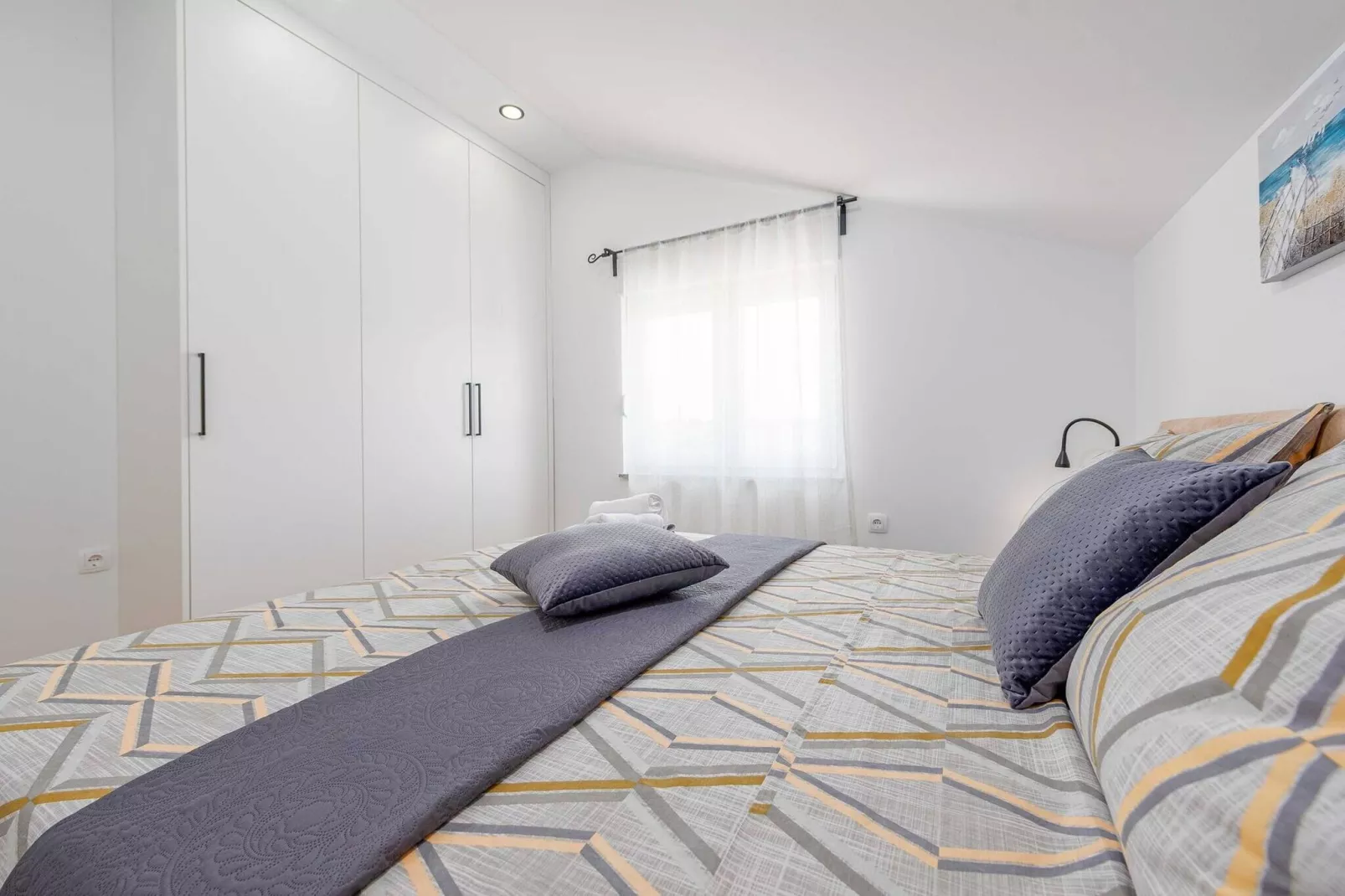 Villa Pezer with heated pool & sauna-Chambre