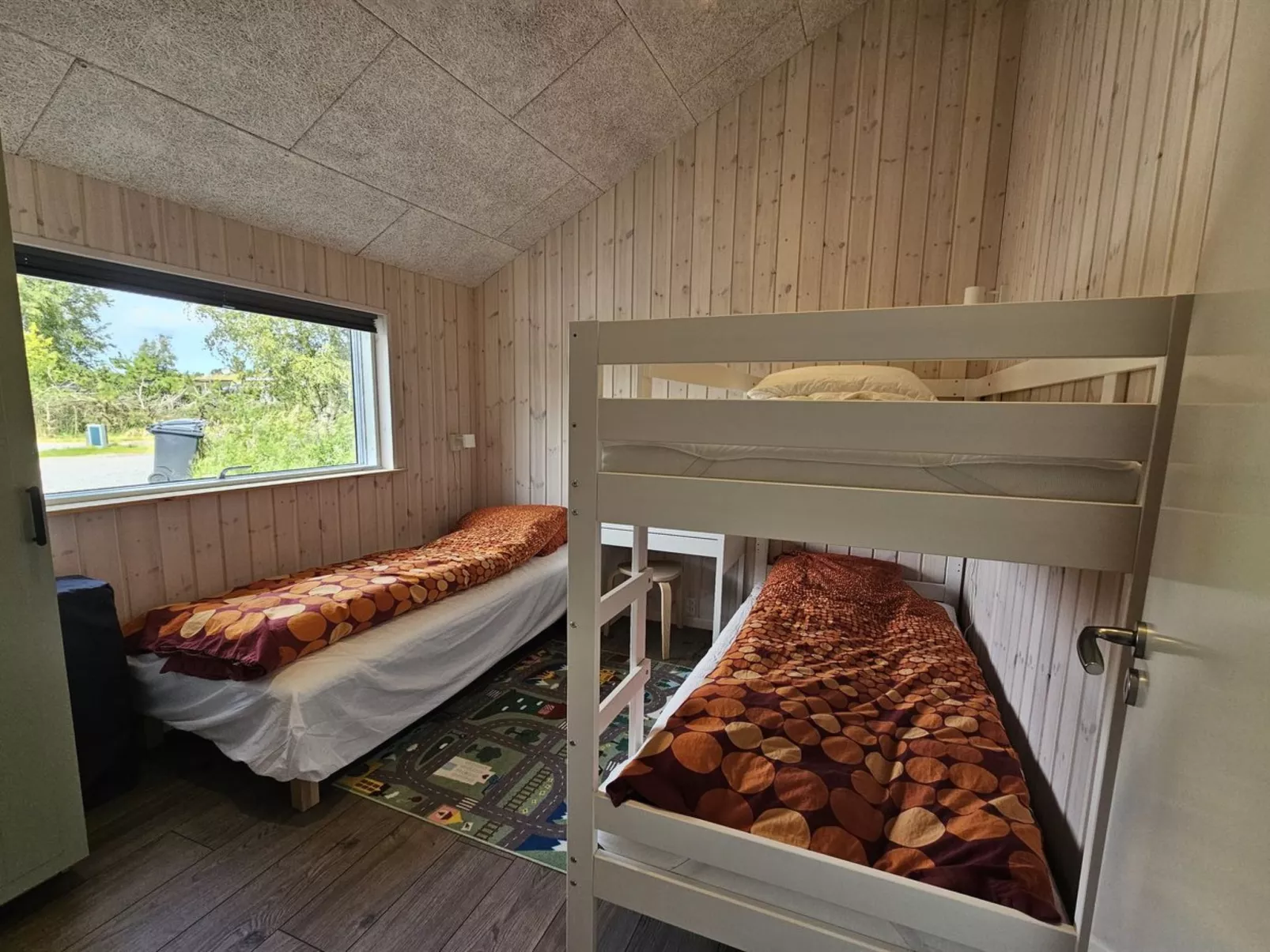 "Grep" - 800m from the sea-Drinnen