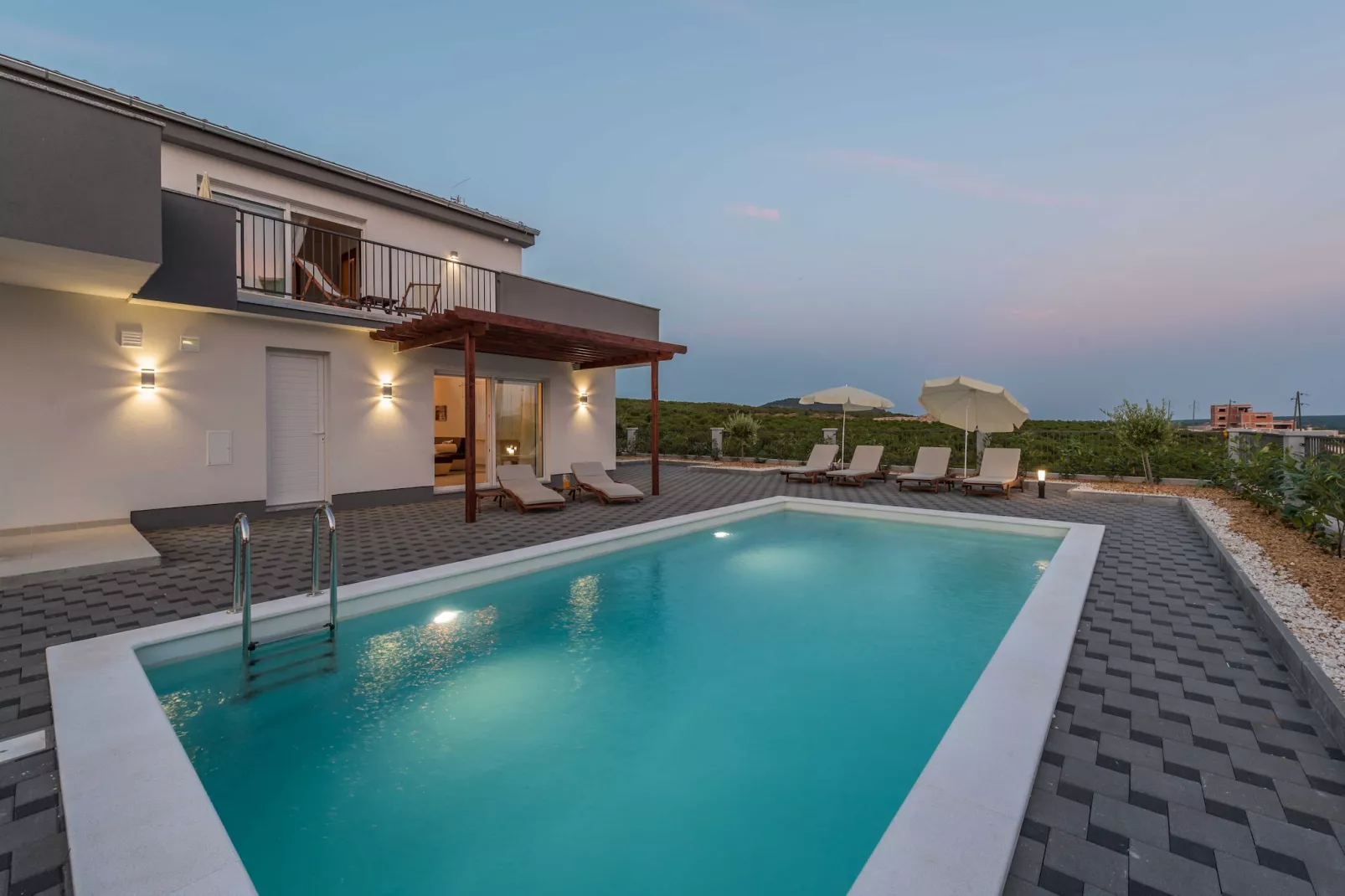 Luxury Escape with Swimming Pool & Modern Design - Four Bedroom Villa with Private Pool ( Villa 1)-Piscine