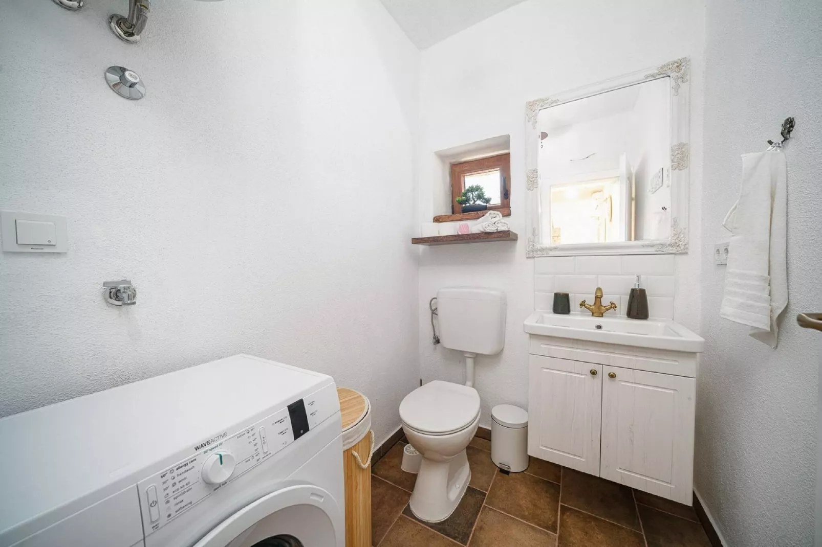 Authentic Villa Malou-Badezimmer