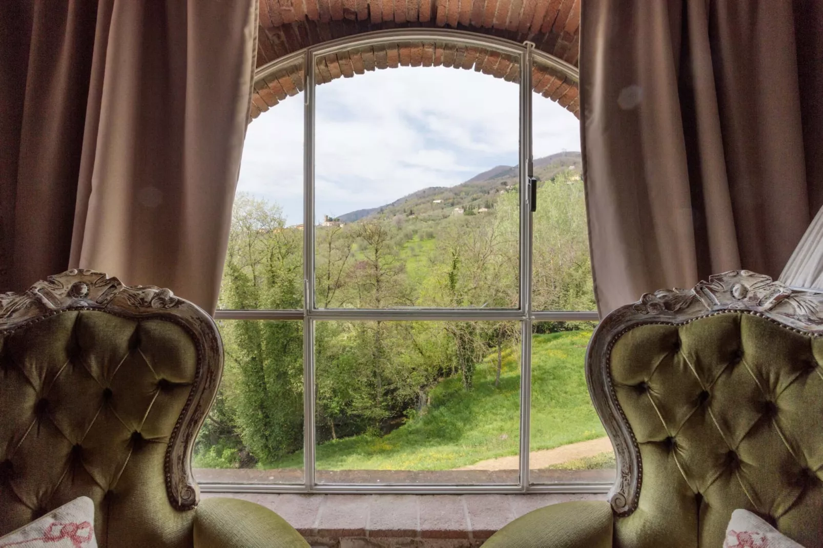 Villa Il Palagio-View in summer