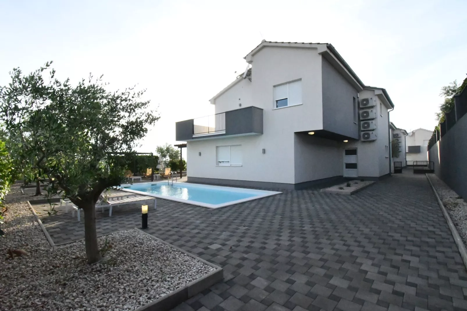 Luxury Escape with Swimming Pool & Modern Design -Deluxe Four Bedroom Villa with Private Pool ( Villa 4)-Swimming pool