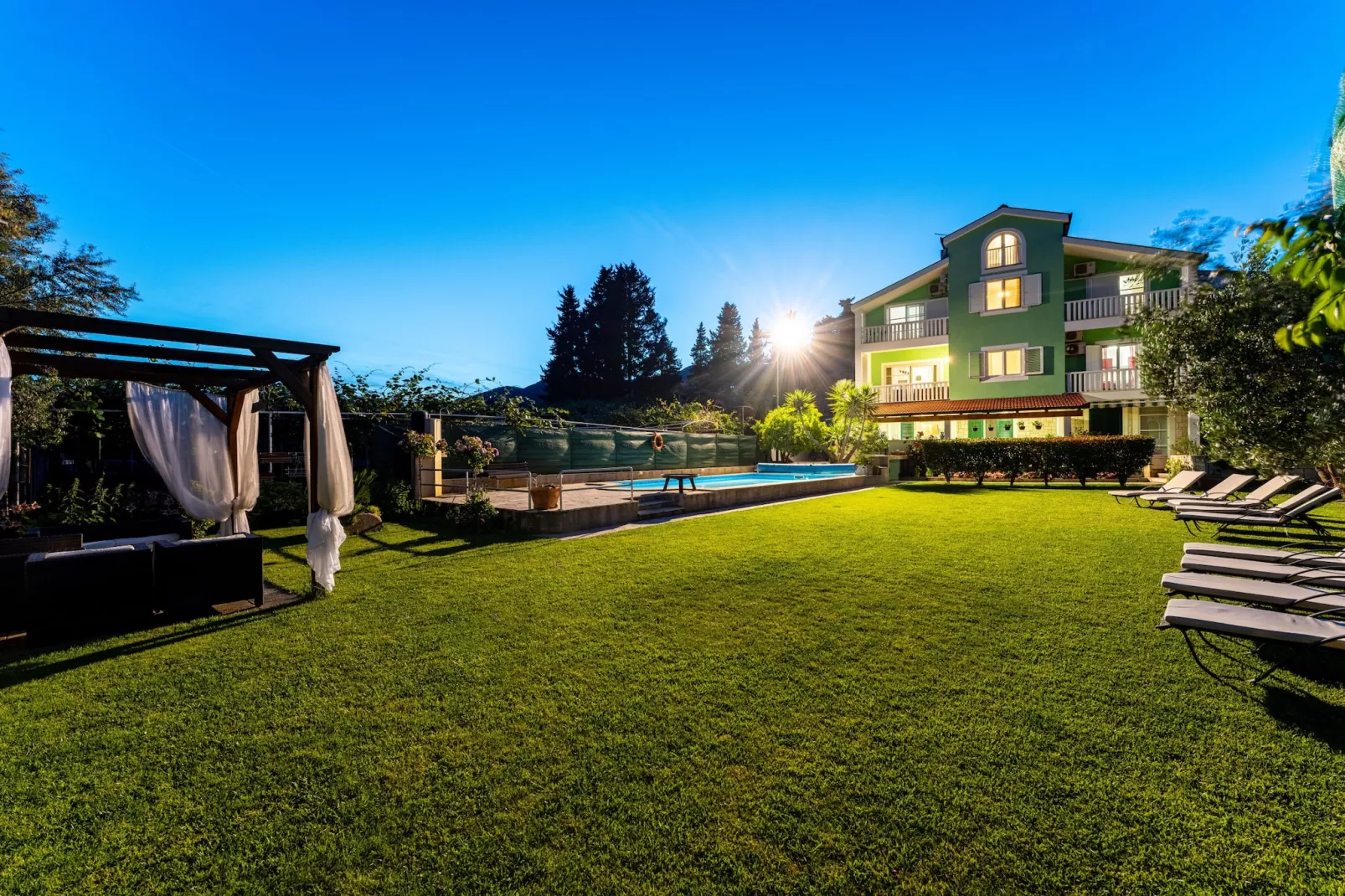 Villa Green Paradise-Gardens in summer