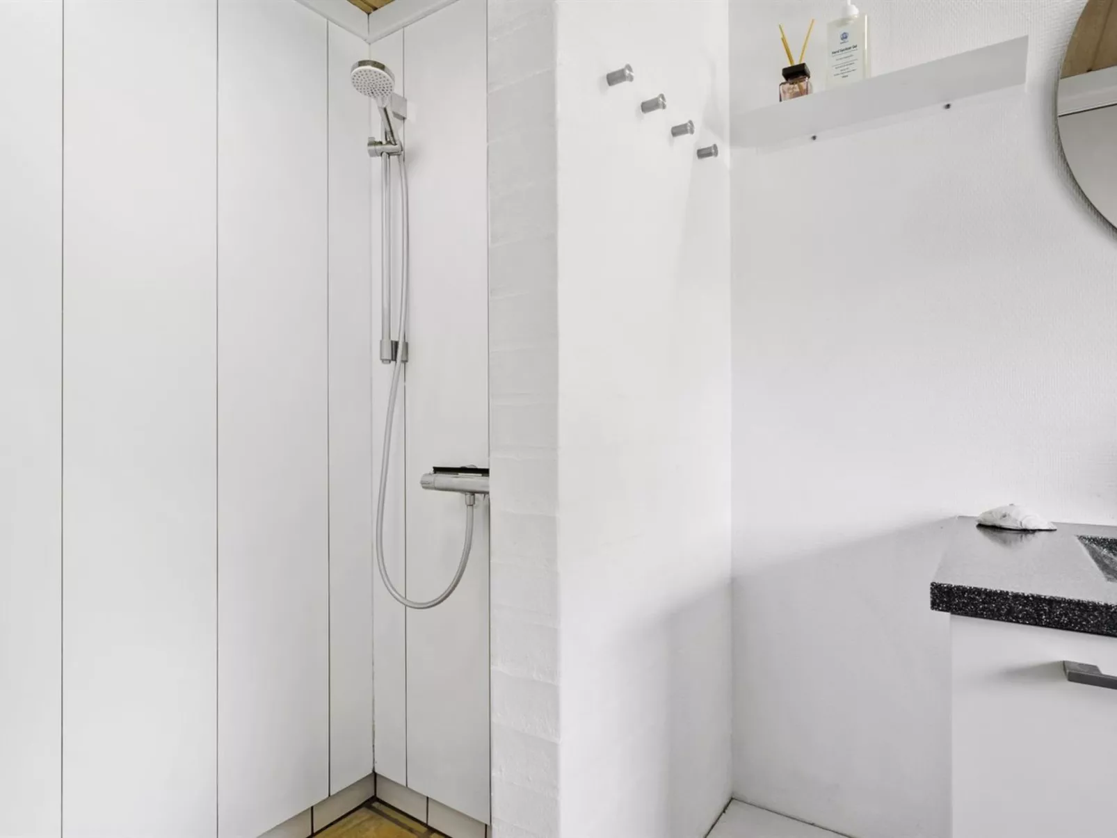 "Gita" - 2.2km from the sea-Drinnen