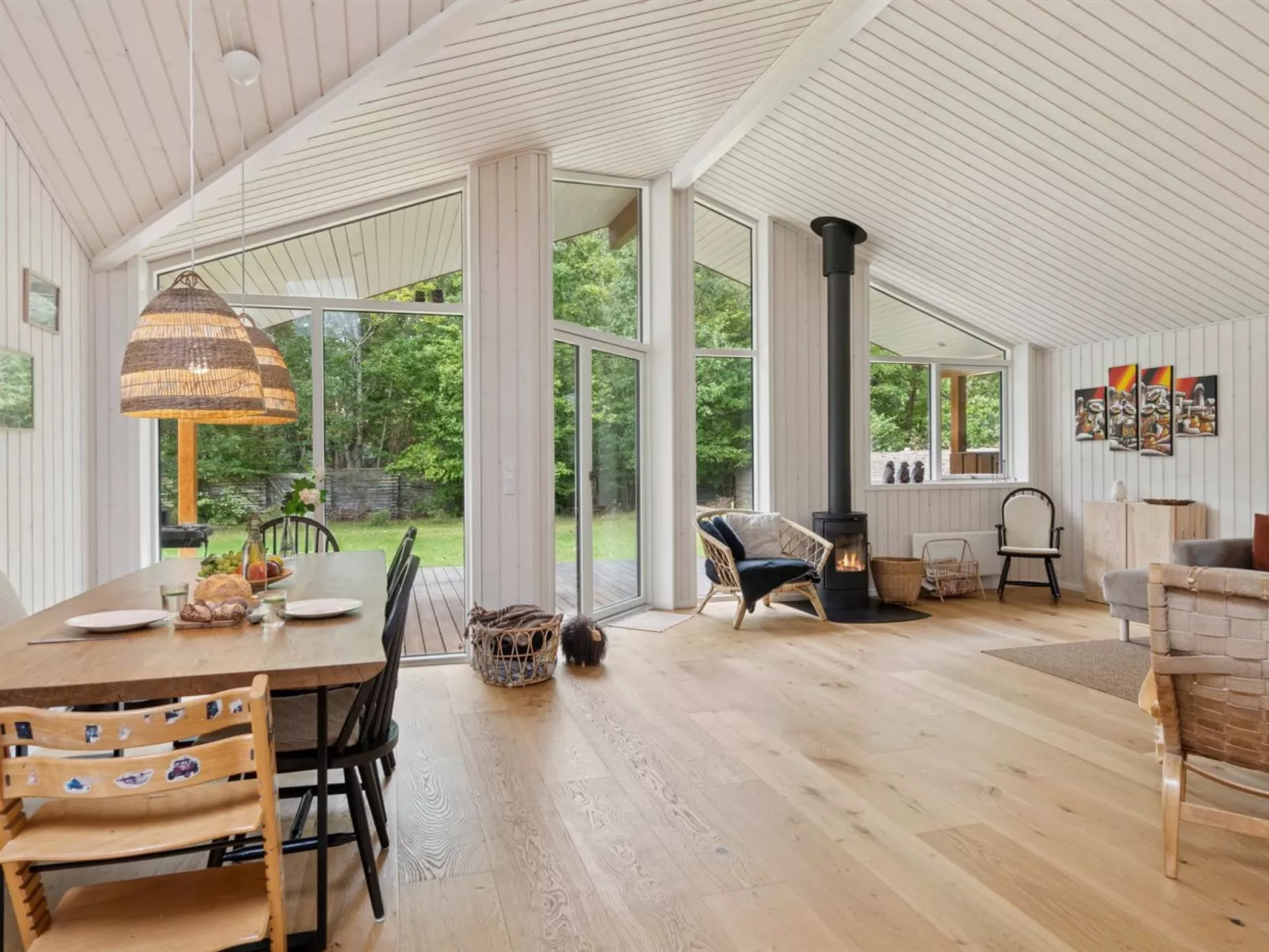 "Ovine" - 1.2km to the fjord-Inside