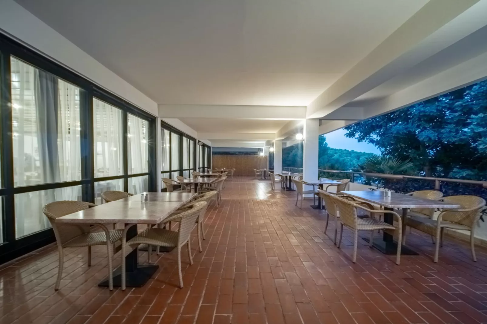 Hotel Issa - Double Room Sea View 2-Facilities