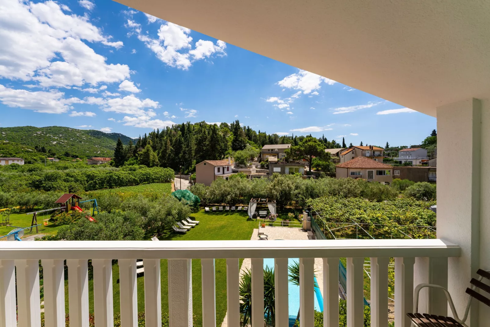 Villa Green Paradise-View in summer