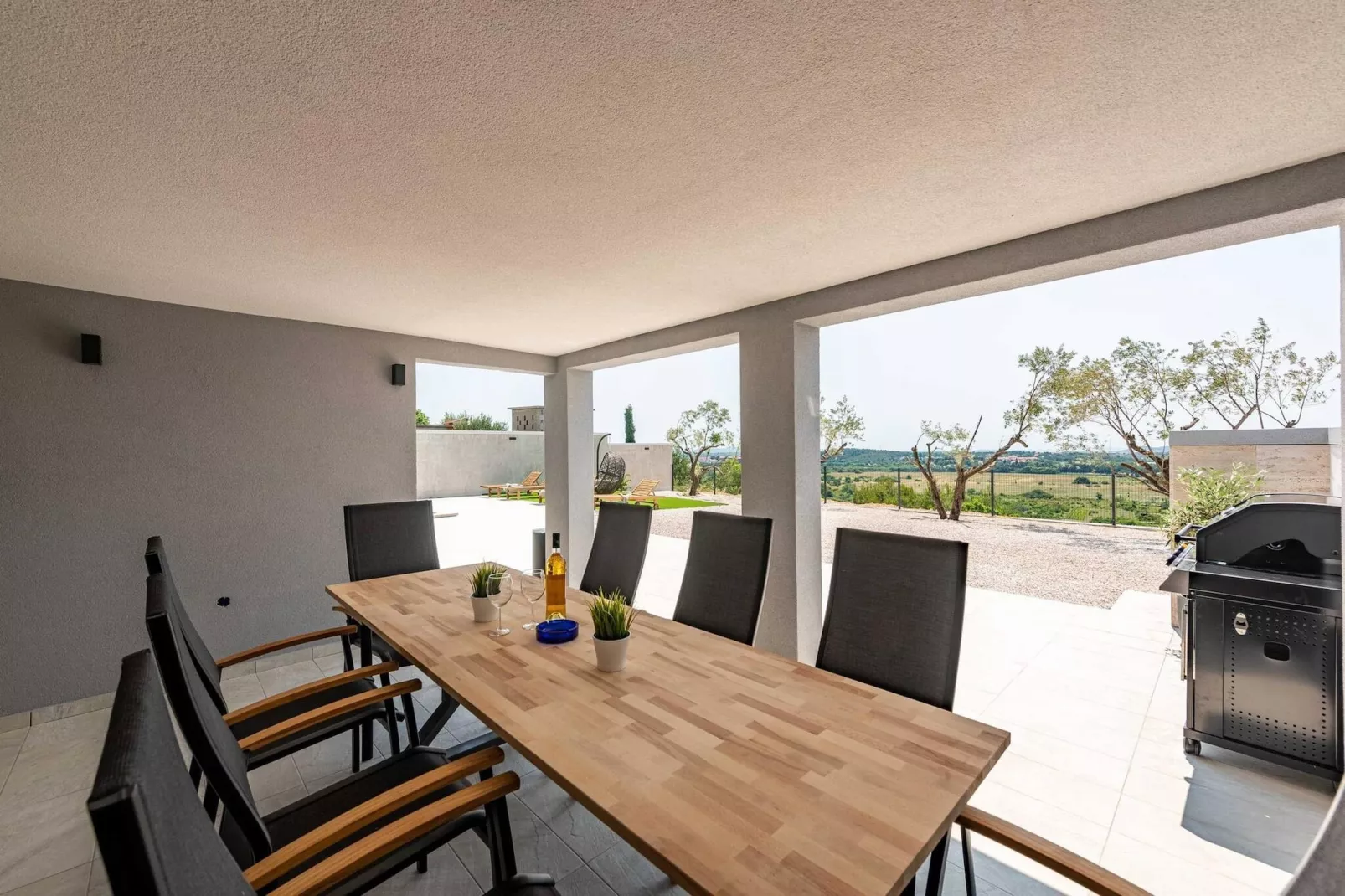 Villa Pezer with heated pool & sauna-Terrasse / balcon