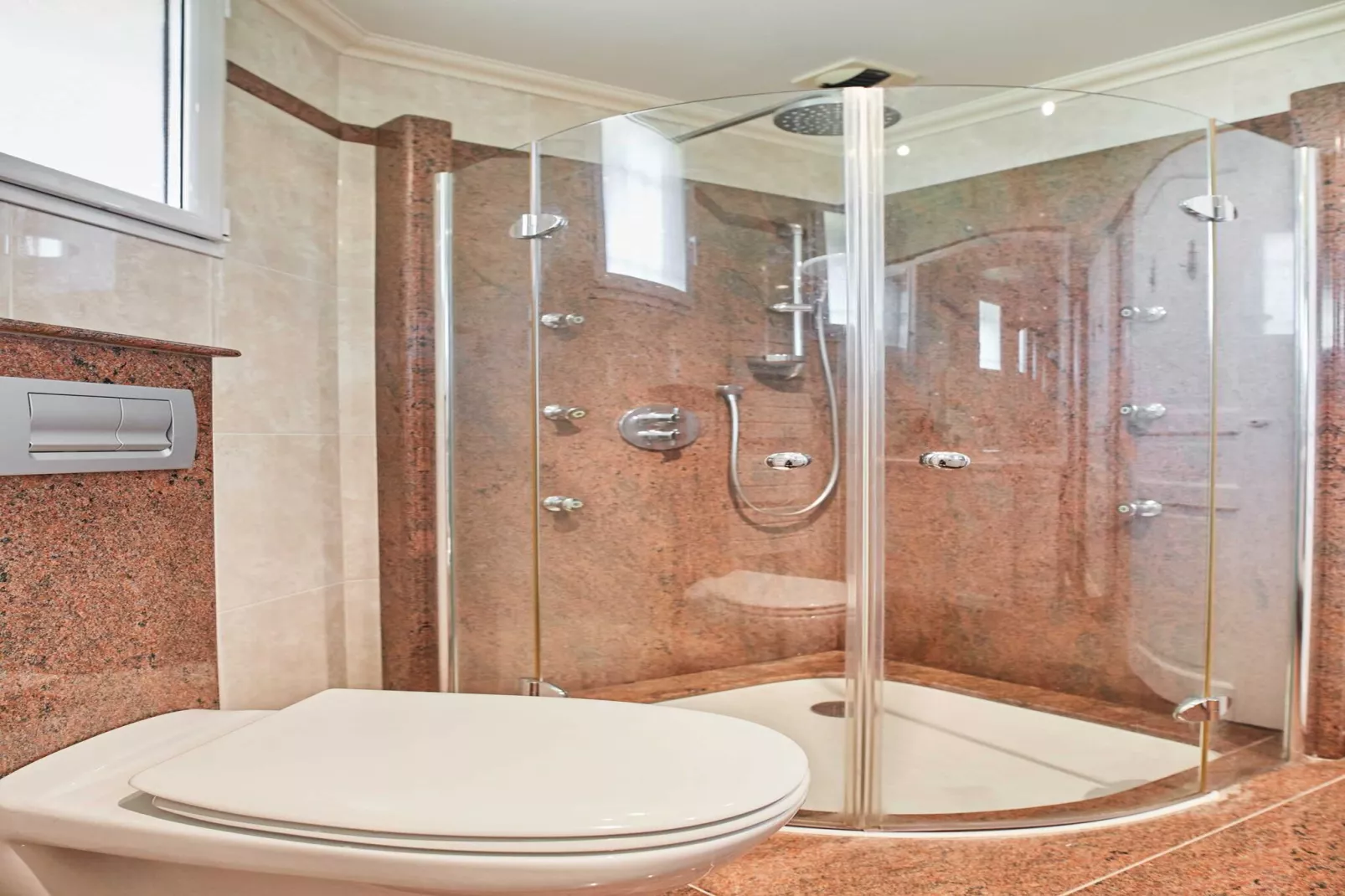 AP-652-PERTUADES-Untagged