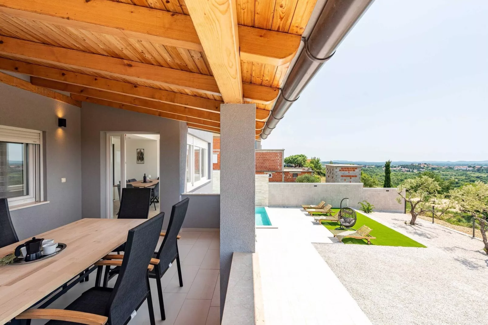 Villa Pezer with heated pool & sauna-Terrasse / balcon