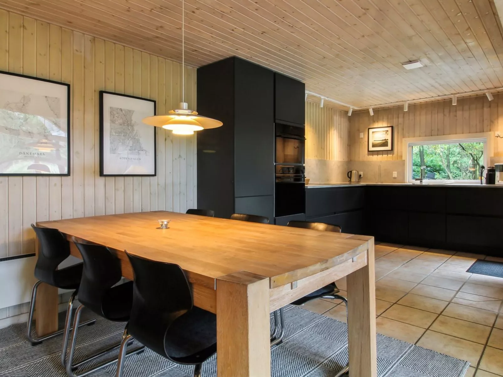 "Karri" - 1.1km from the sea-Dedans