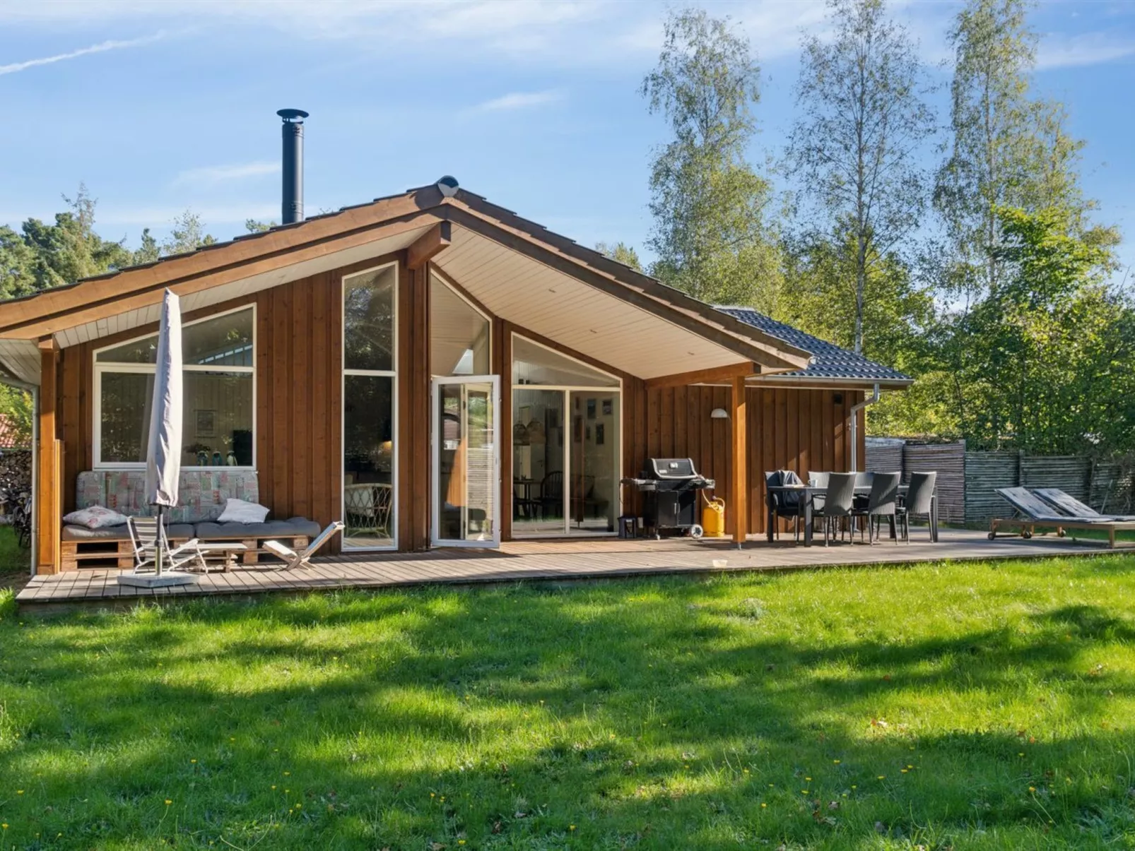 "Ovine" - 1.2km to the fjord-Outside