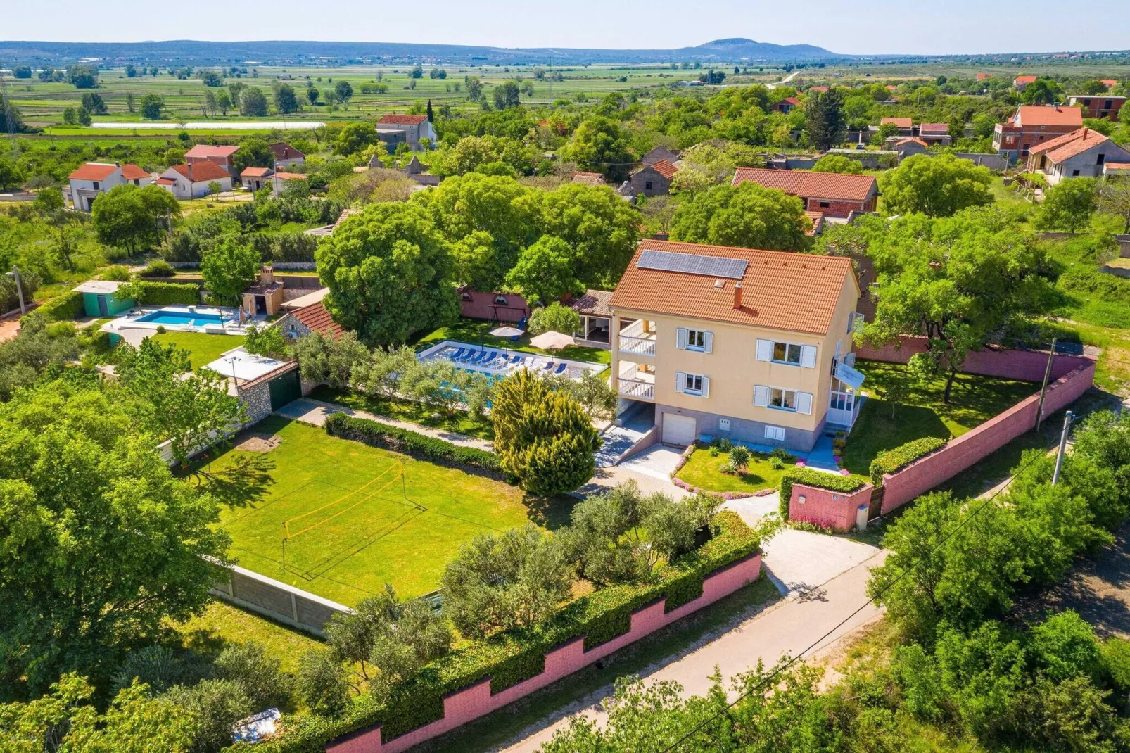 Momo´s Paradise-Areas within 1km in summer