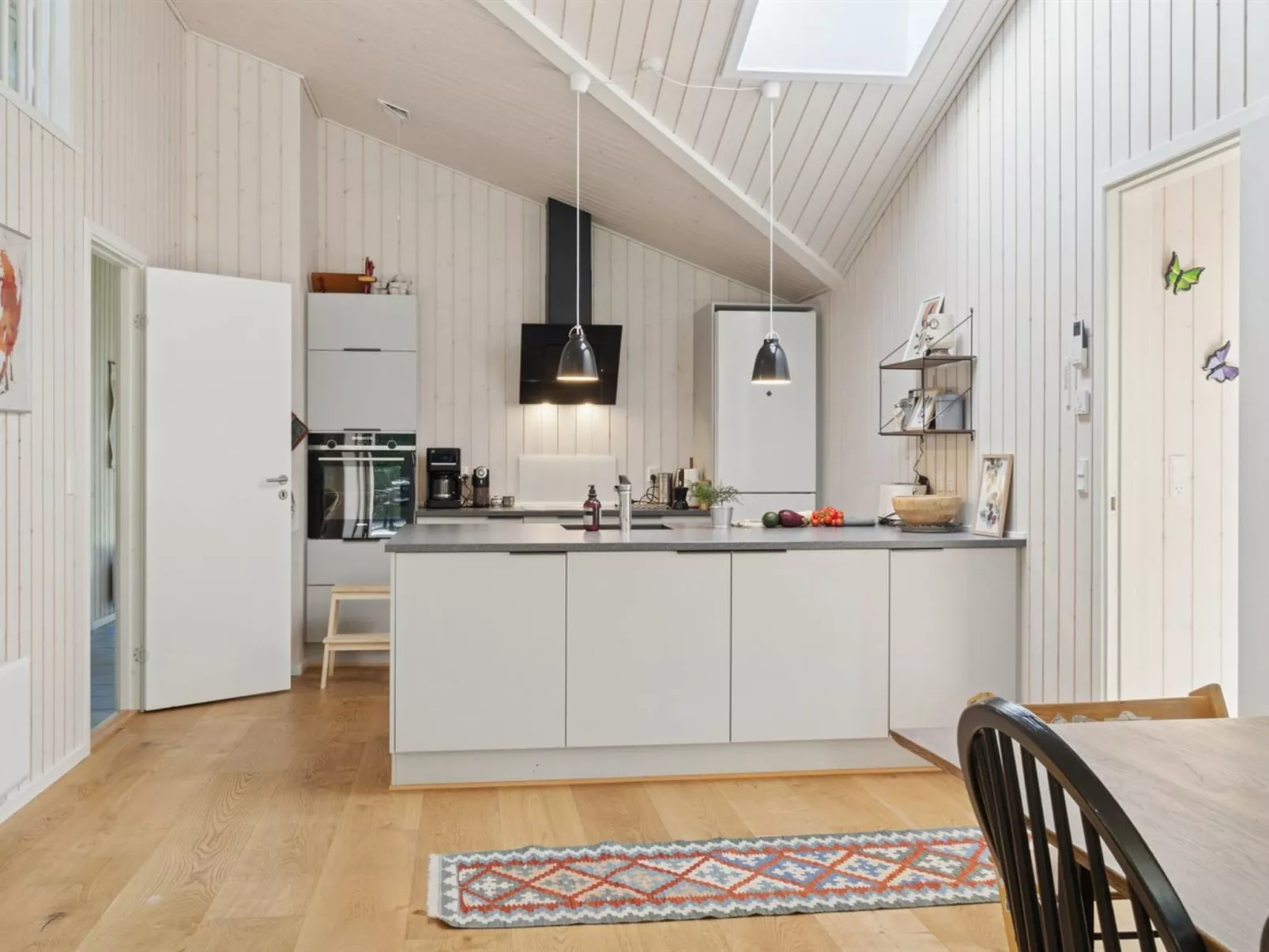 "Ovine" - 1.2km to the fjord-Inside