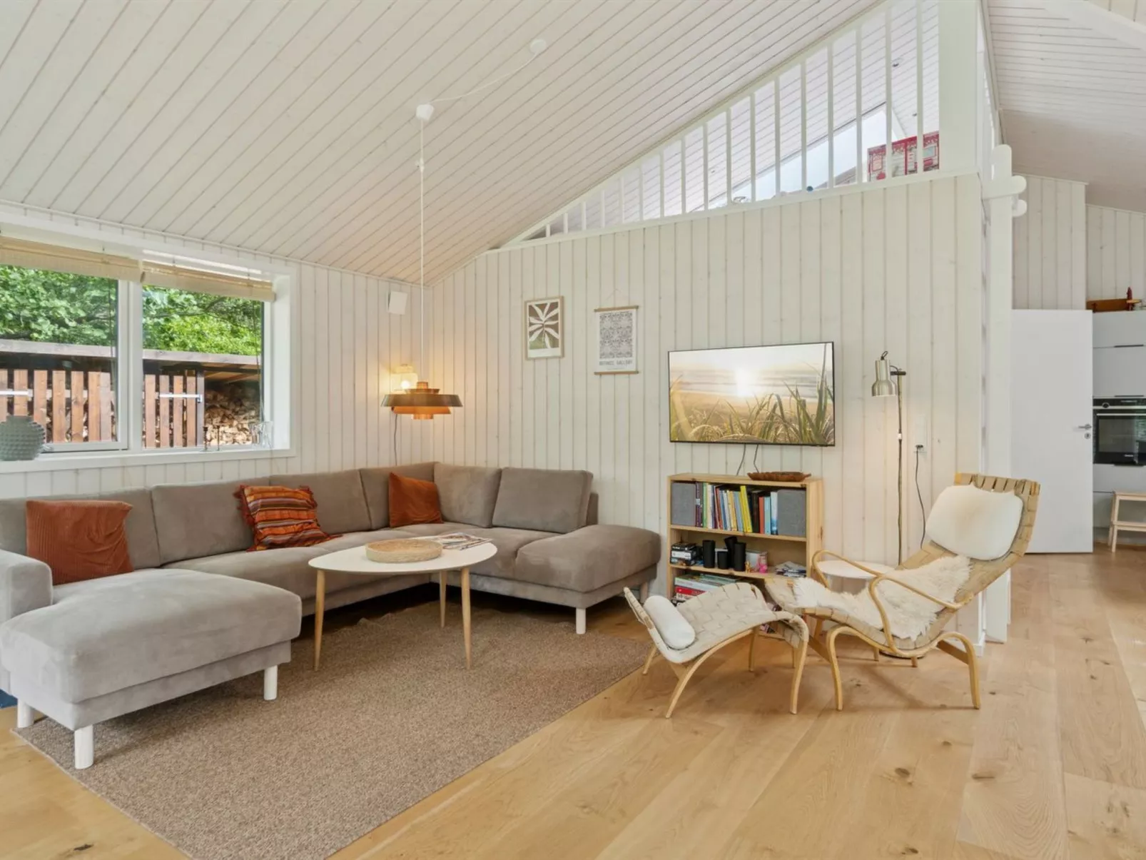 "Ovine" - 1.2km to the fjord-Inside