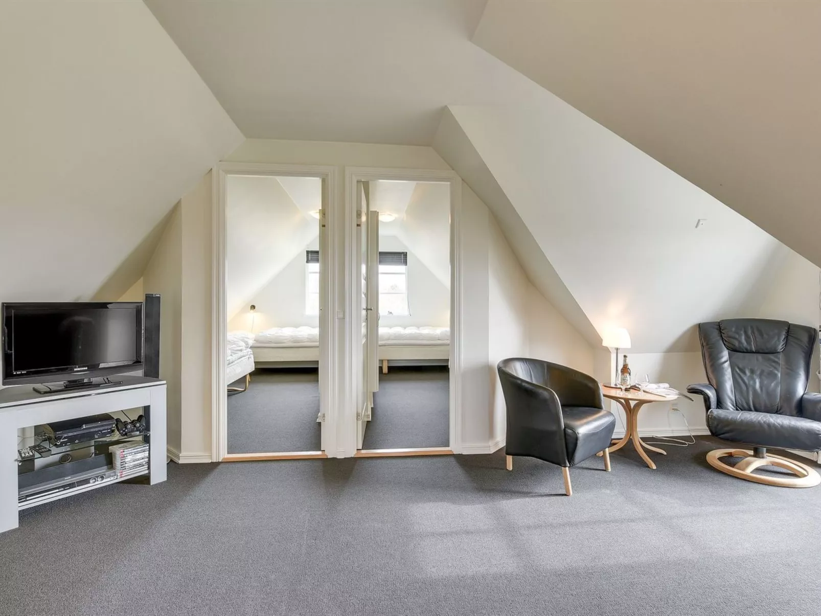 "Benita" - 400m to the fjord-Dedans