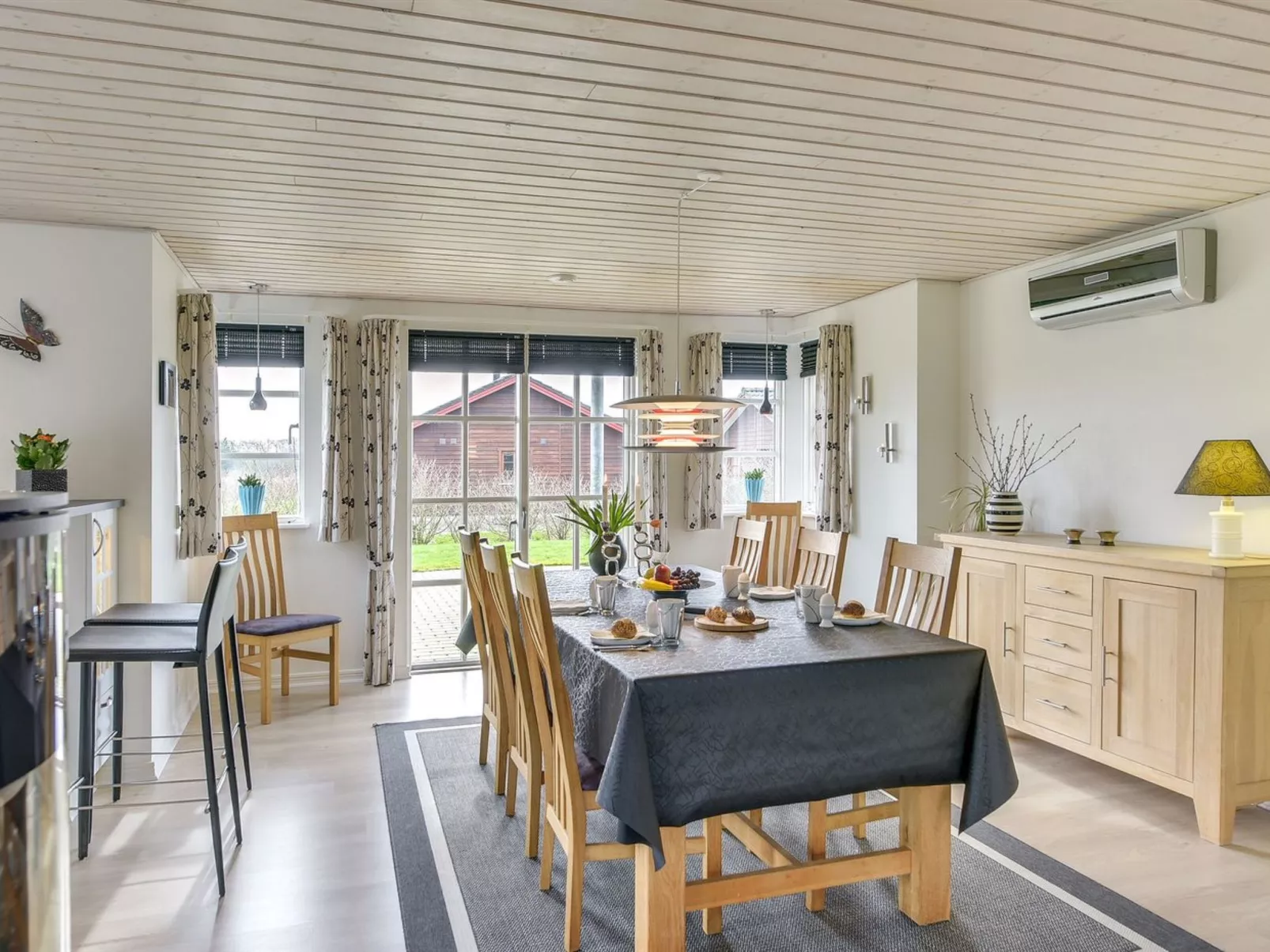 "Benita" - 400m to the fjord-Dedans