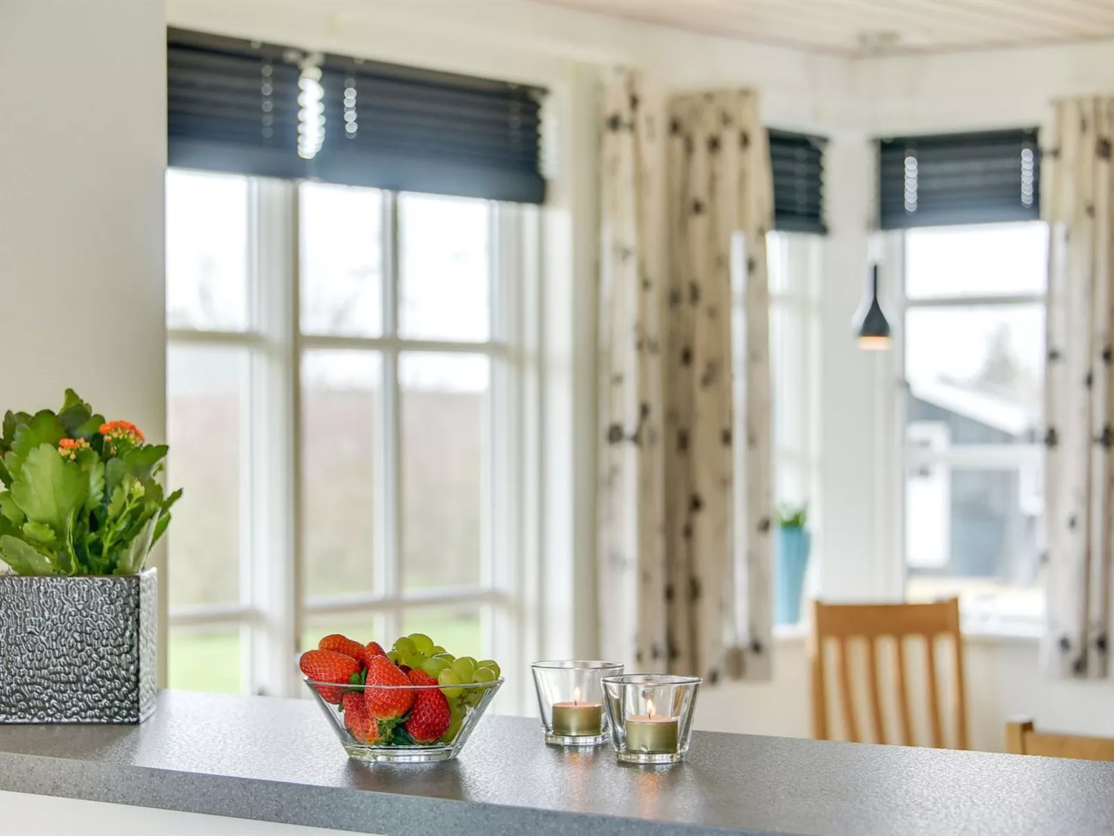 "Benita" - 400m to the fjord-Dedans