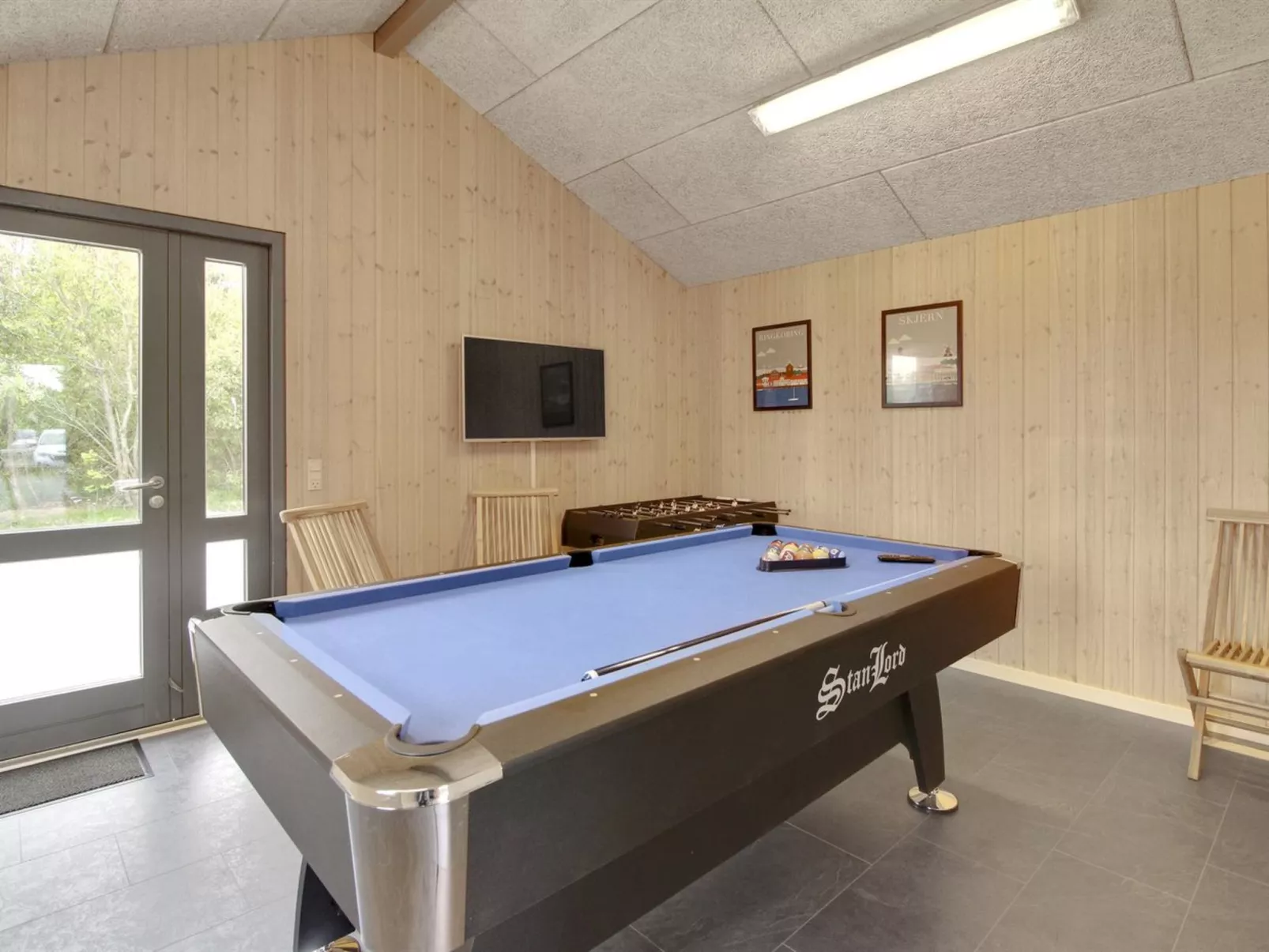 "Benita" - 400m to the fjord-Dedans