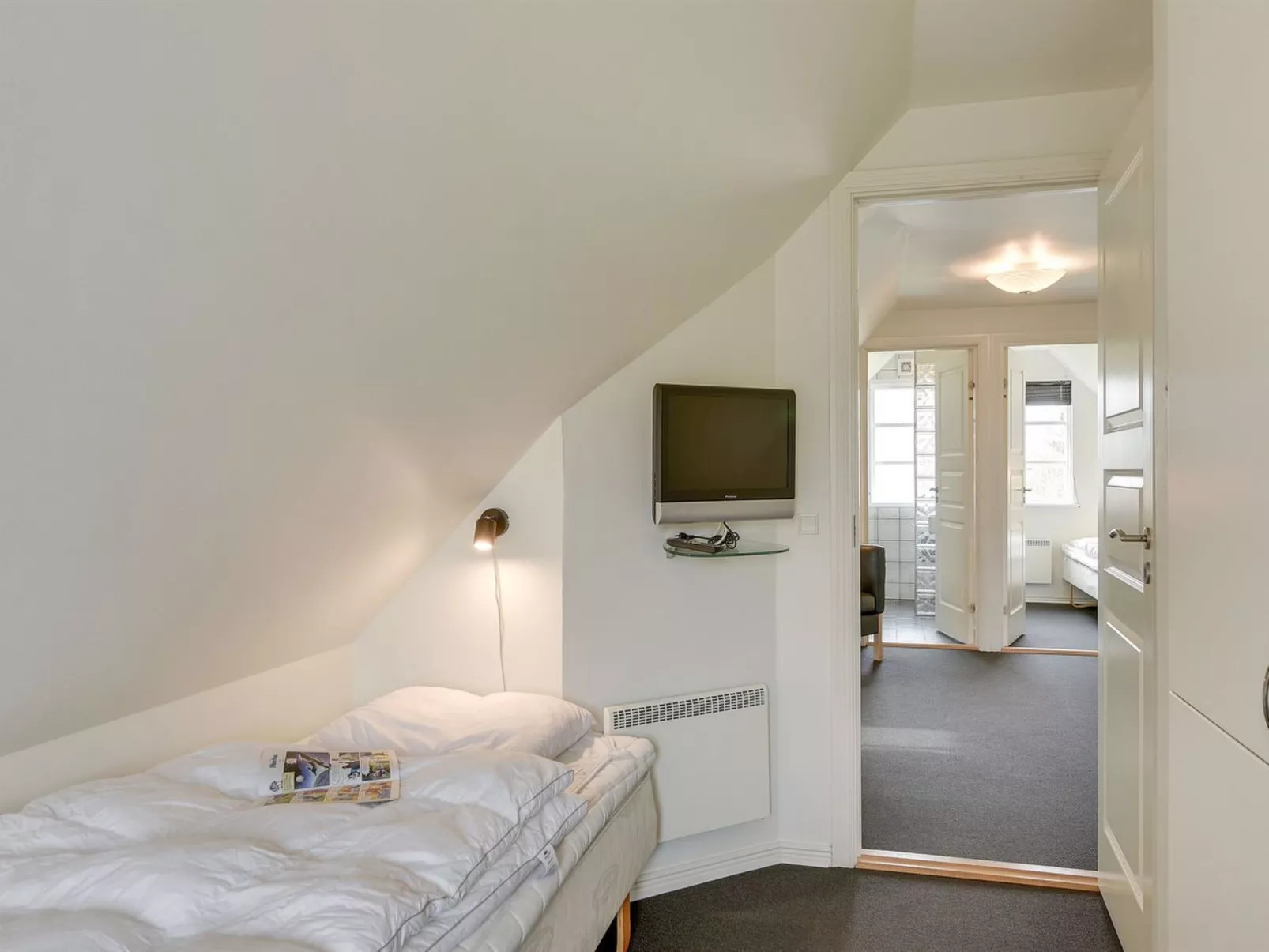 "Benita" - 400m to the fjord-Dedans