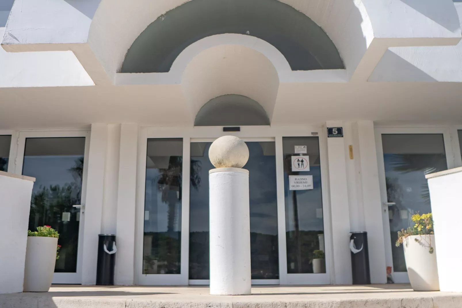 Hotel Issa - Double Room Sea View 1-Outdoor