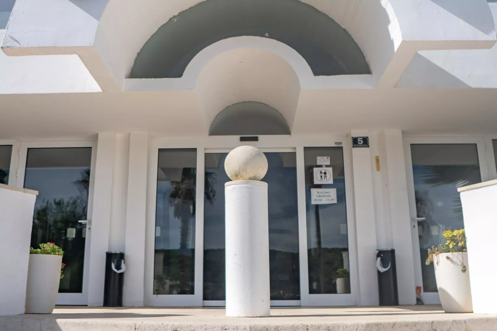 Hotel Issa - Double Room Sea View 6-Outdoor