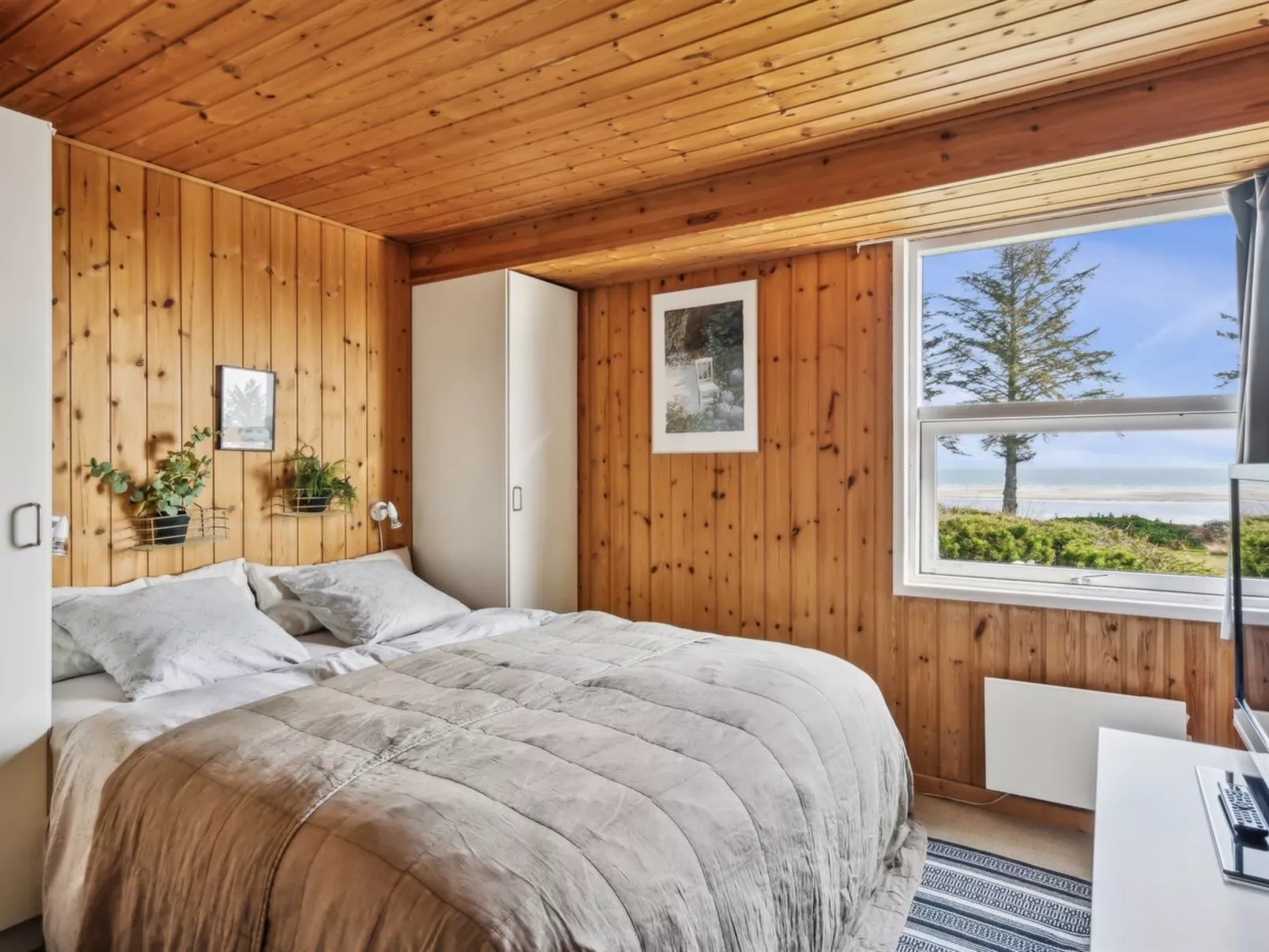 "Wrage" -  from the sea-Inside