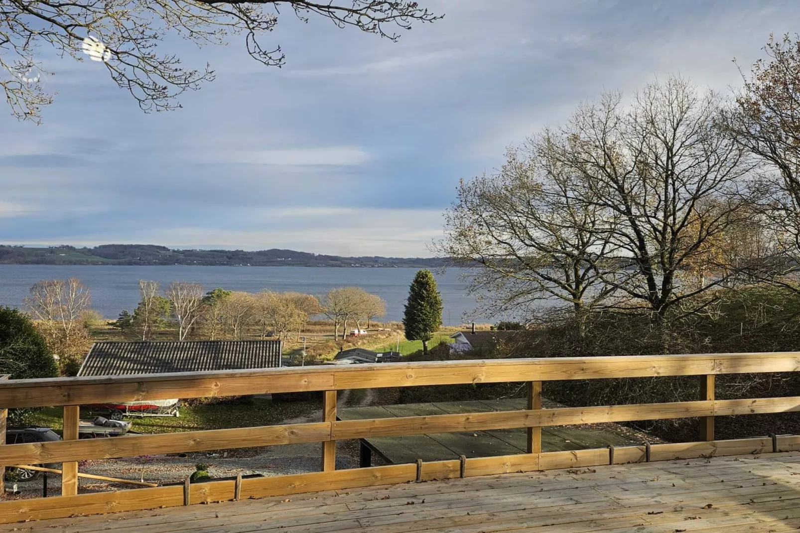 Family-Friendly Cottage Near the Coast-Water view