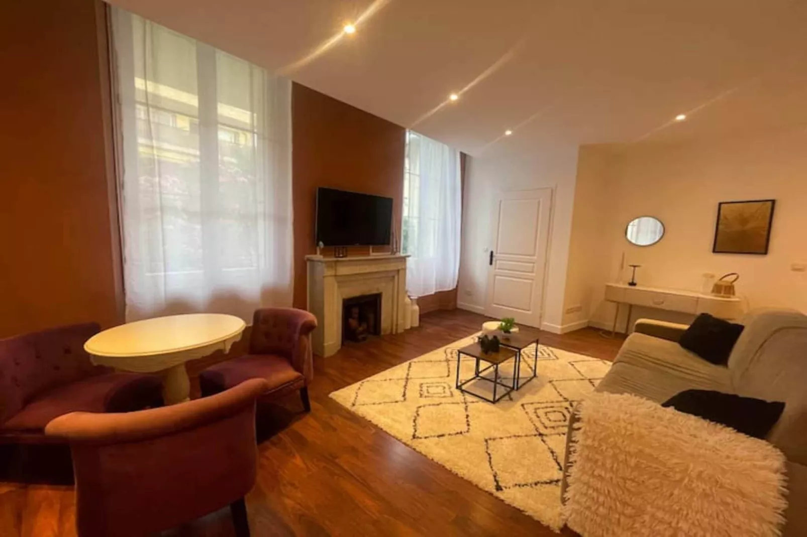 Cour & confort dans le Vieux Cannet-Living room